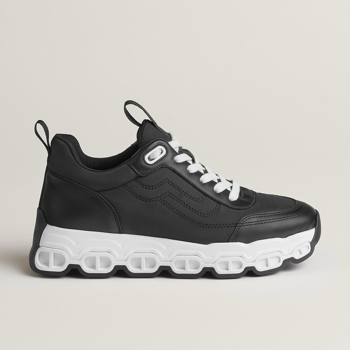 Noir Impulse Sneaker