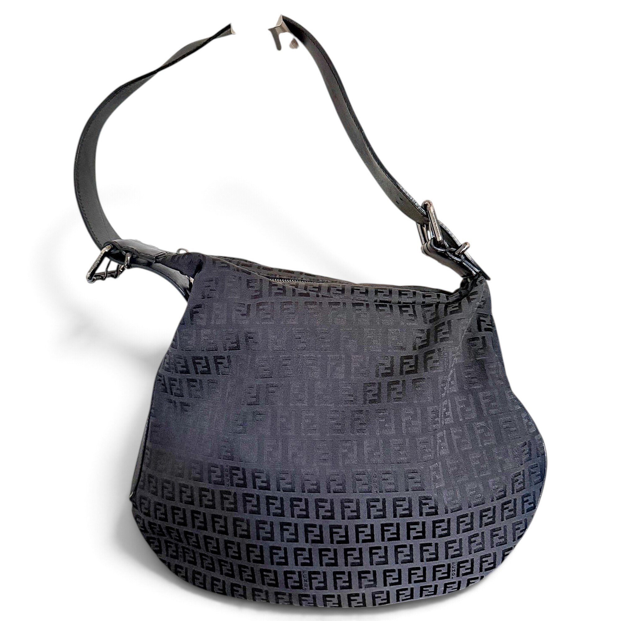 Oyster cloth handbag