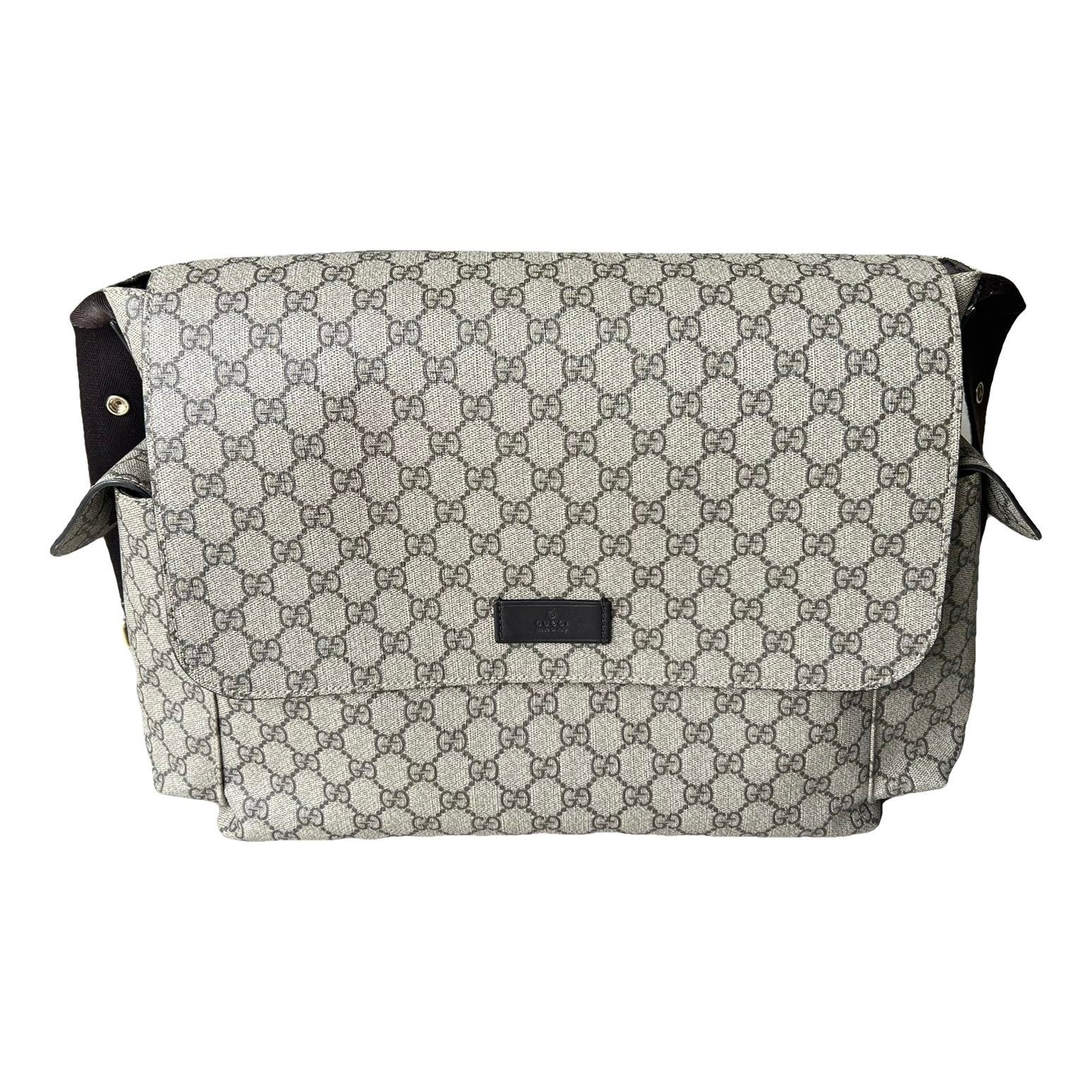 Leather travel bag