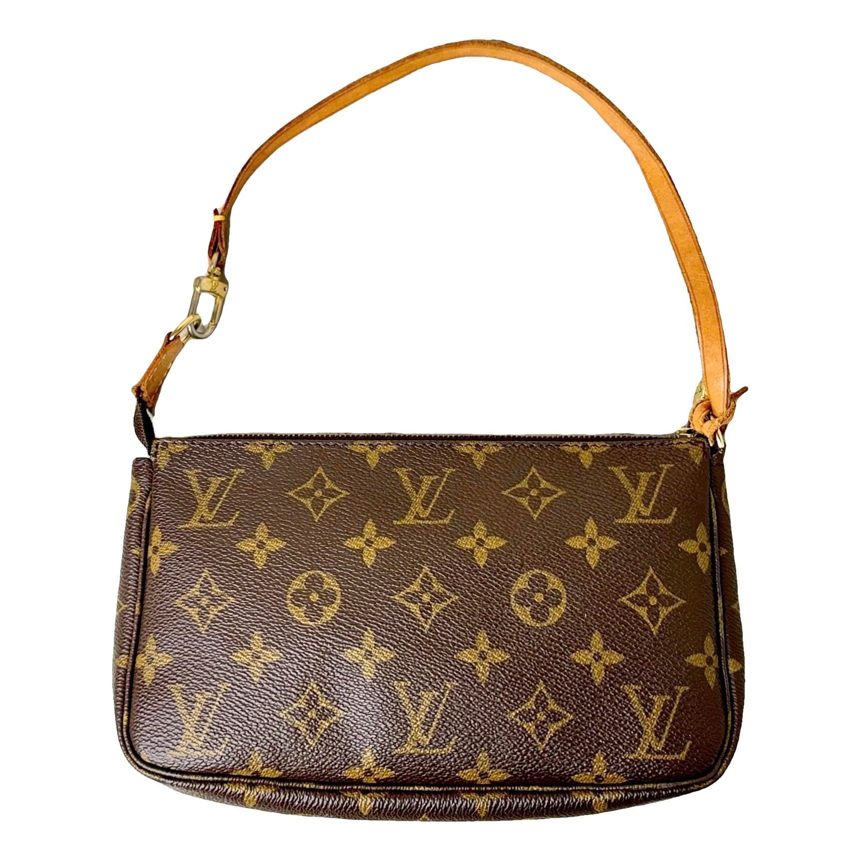 Pochette Accessoire leather handbag