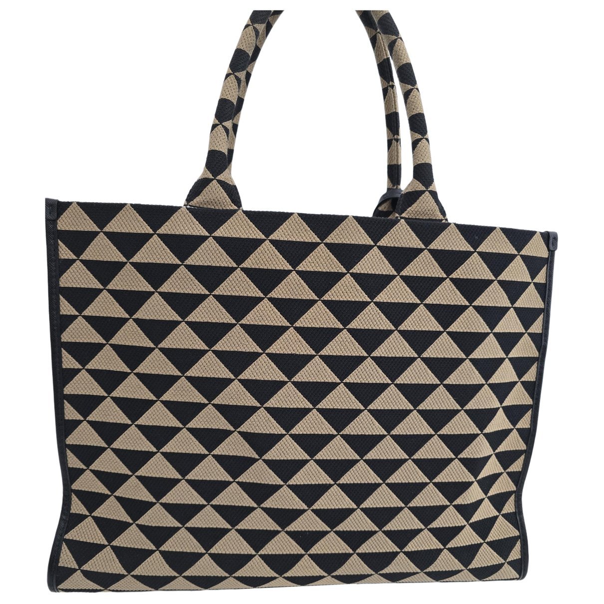 Triangle handbag