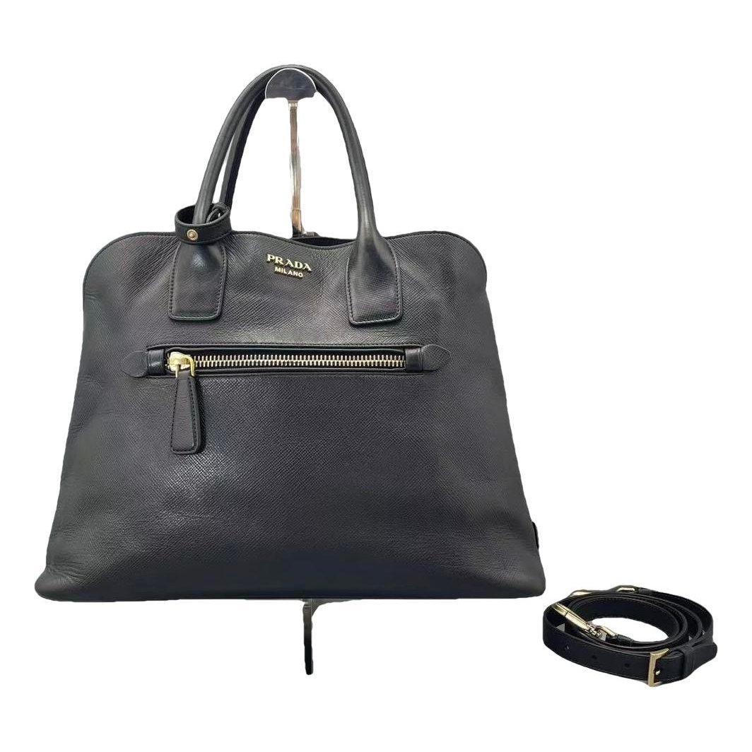Leather tote