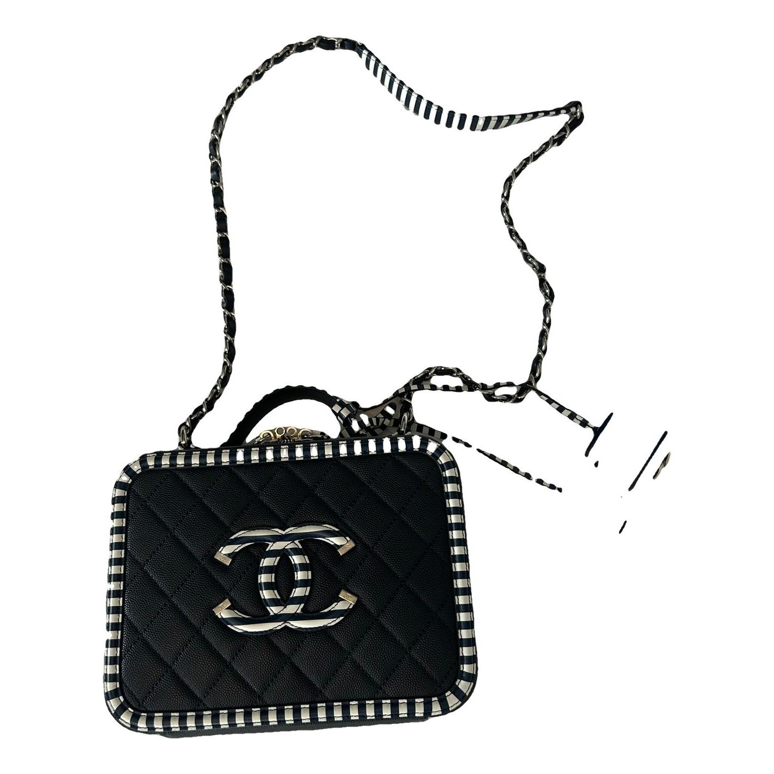 CC Filigree leather crossbody bag
