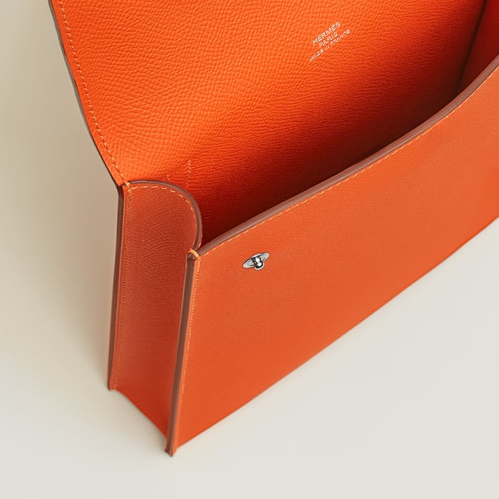 Feu Hermèsnap Vertical to Go Lacquered Pouch