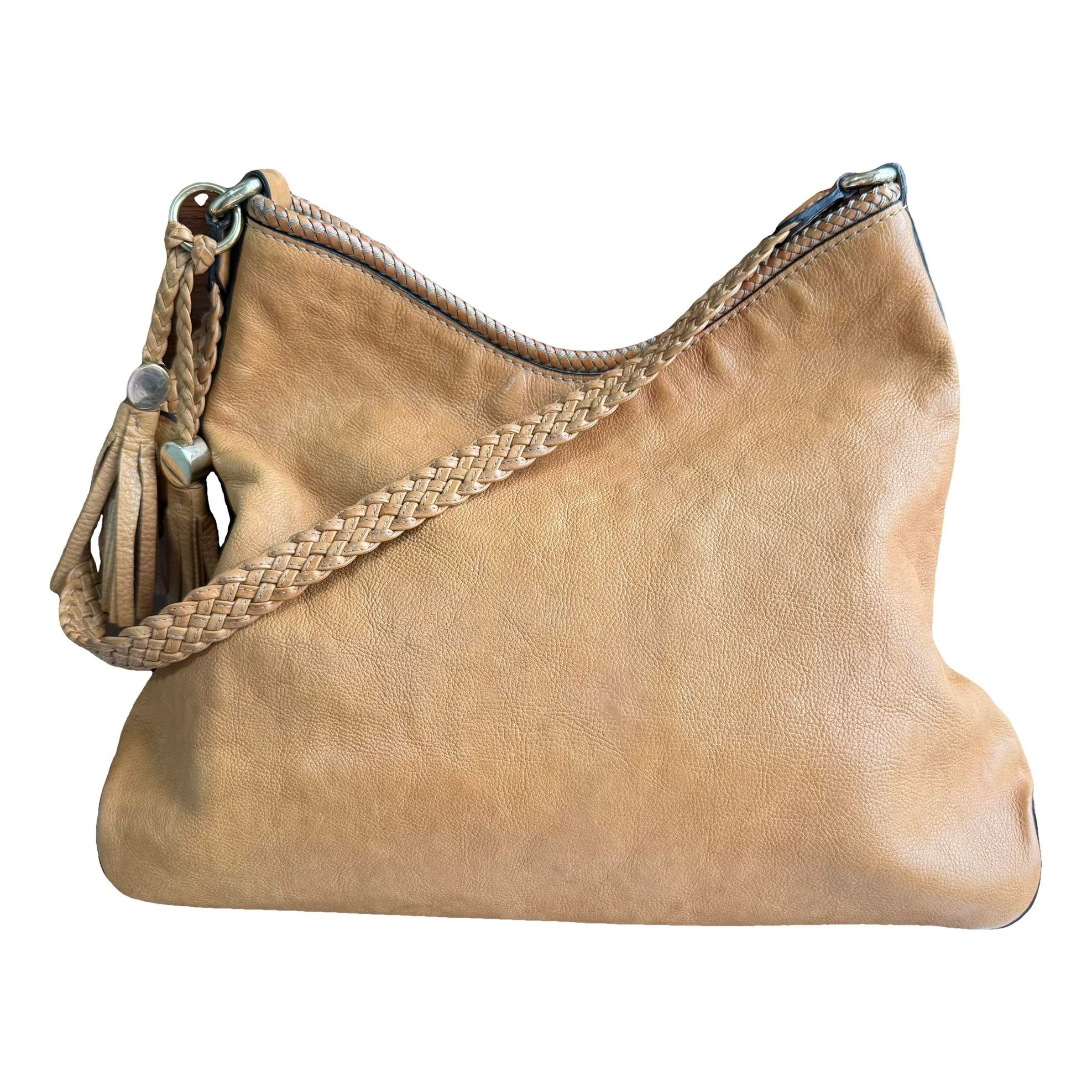 Gucci B leather handbag