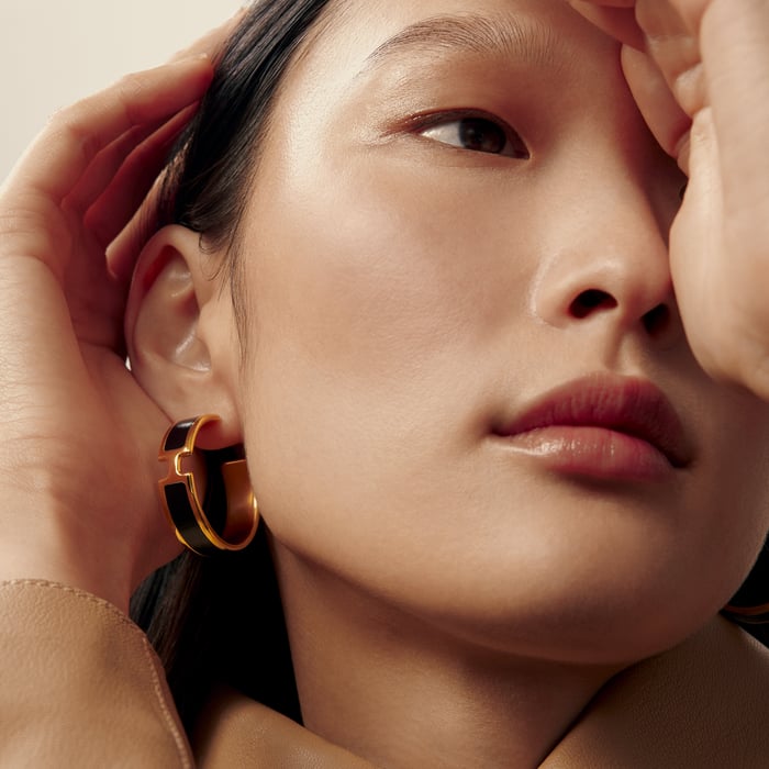 Noir Olympe Earrings