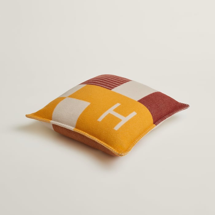 Casaque Avalon Piano Pillow