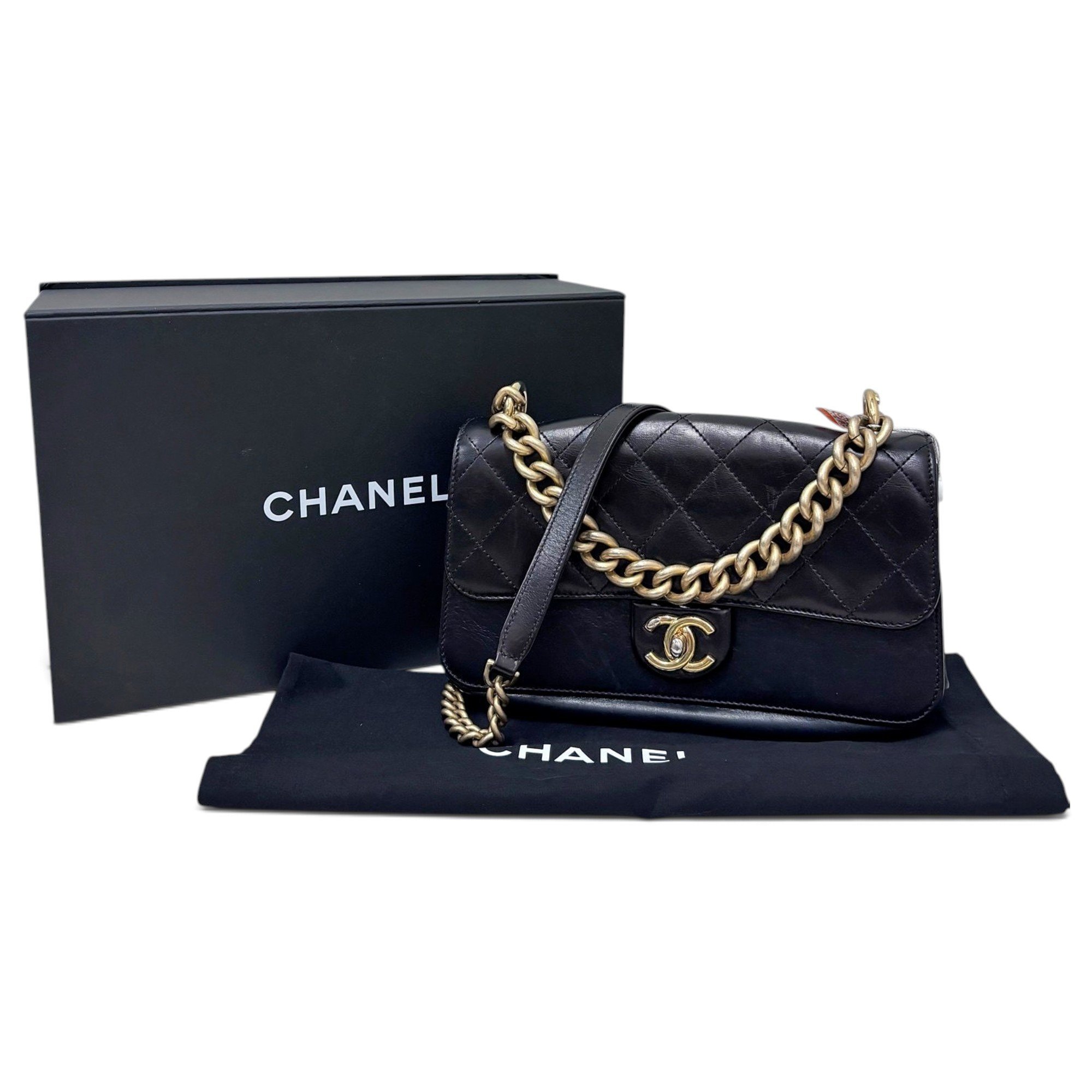 Chanel 19 leather handbag