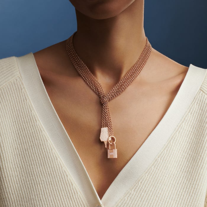 Sans Coloris Kelly Clochette Necklace, Large Model
