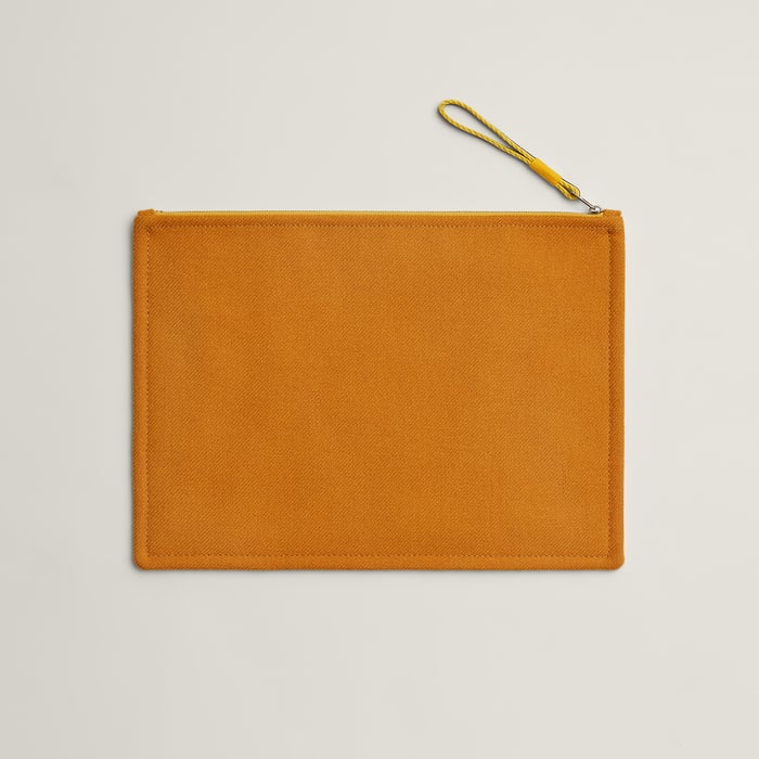 Ambre Les Cabanes Case