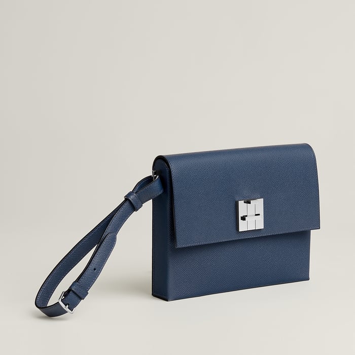 Navy Tout En Carre Pouch