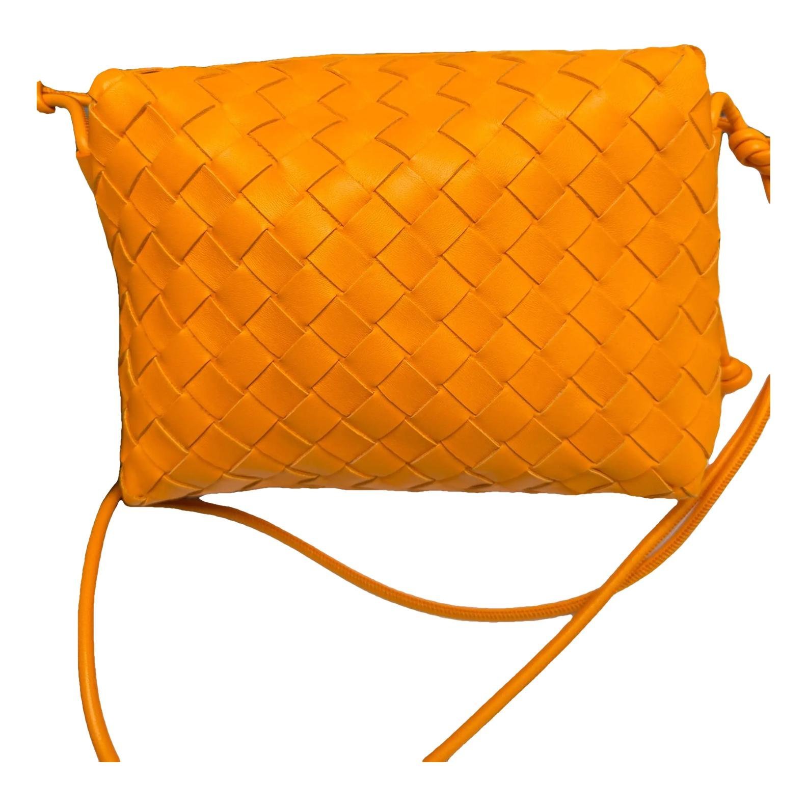 Loop leather handbag