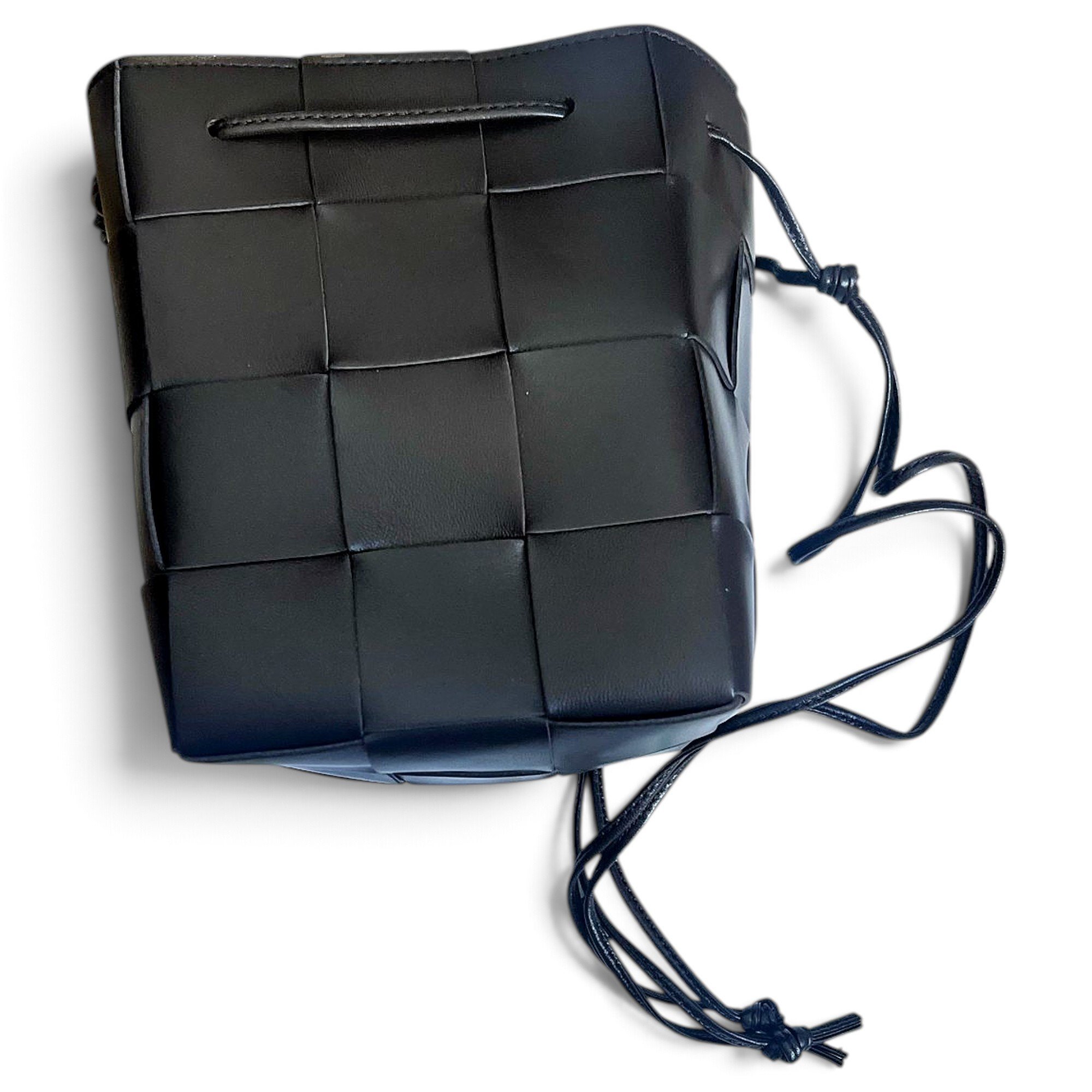 Cassette Bucket leather bag