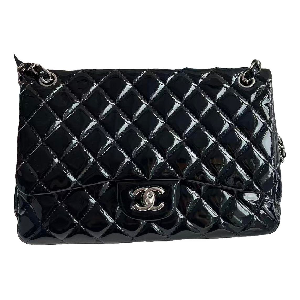 Timeless/Classique patent leather handbag