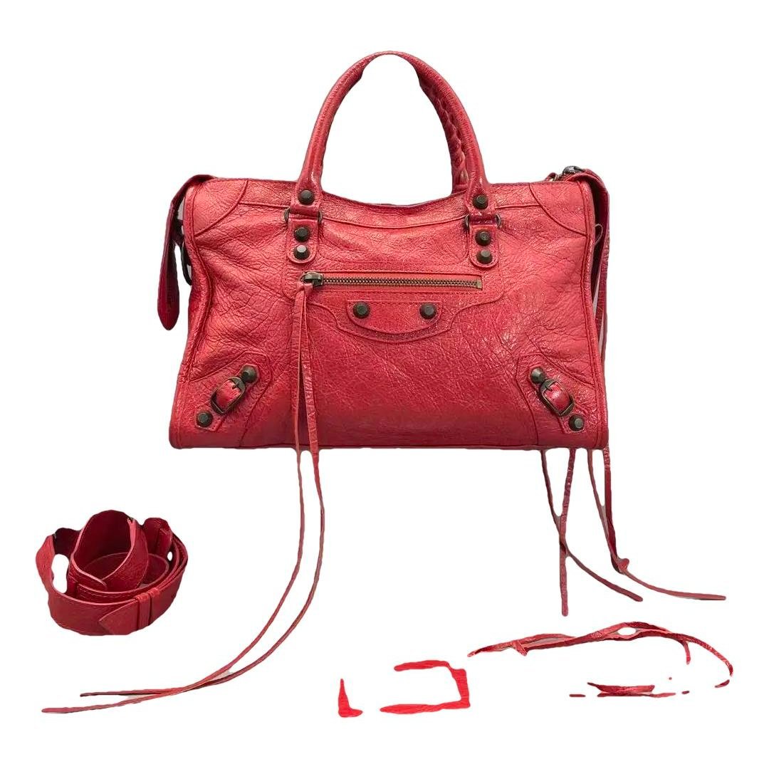 City leather crossbody bag