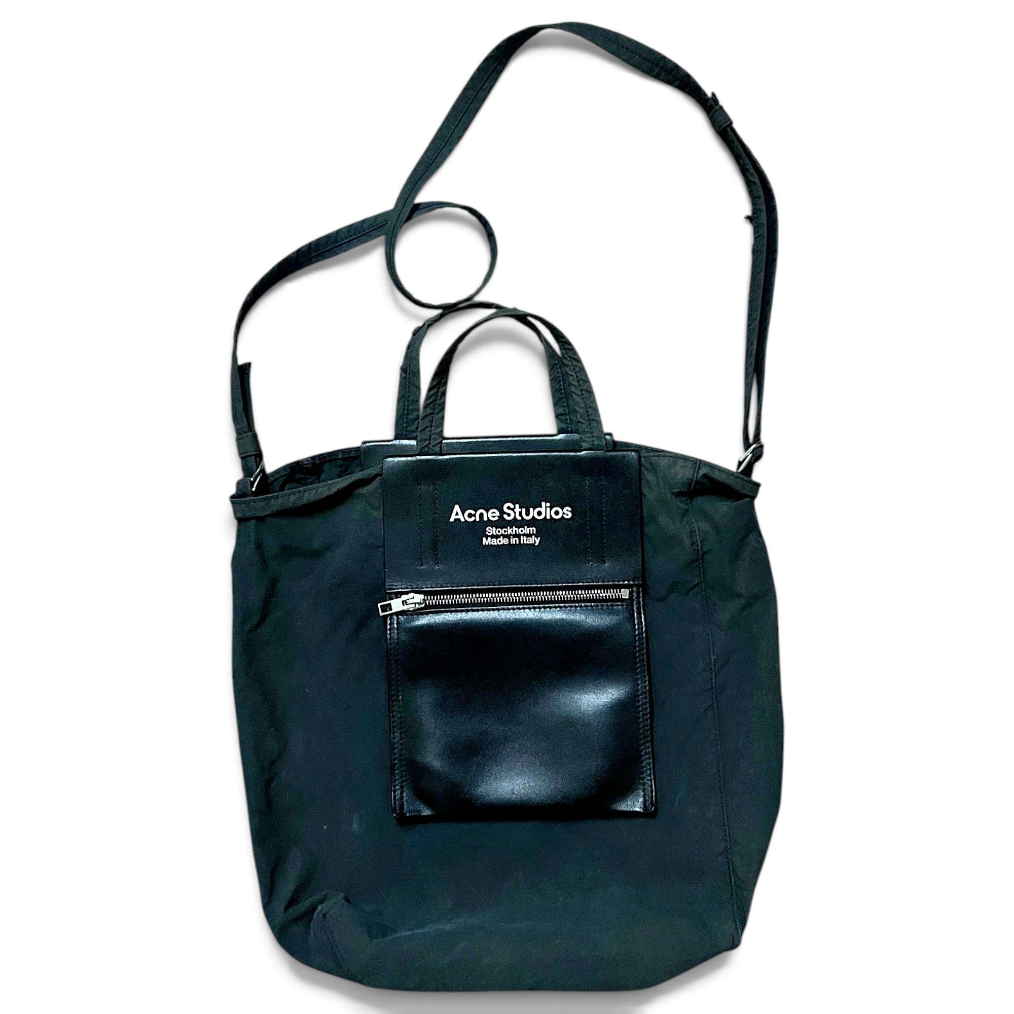 Multipocket leather crossbody bag