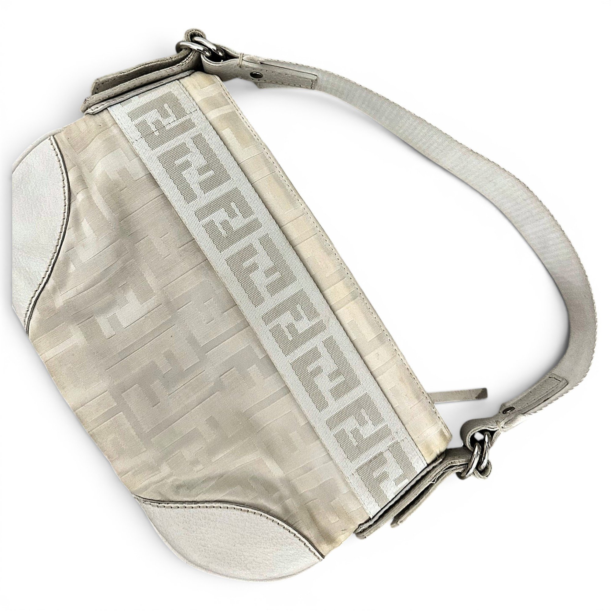 Baguette cloth handbag
