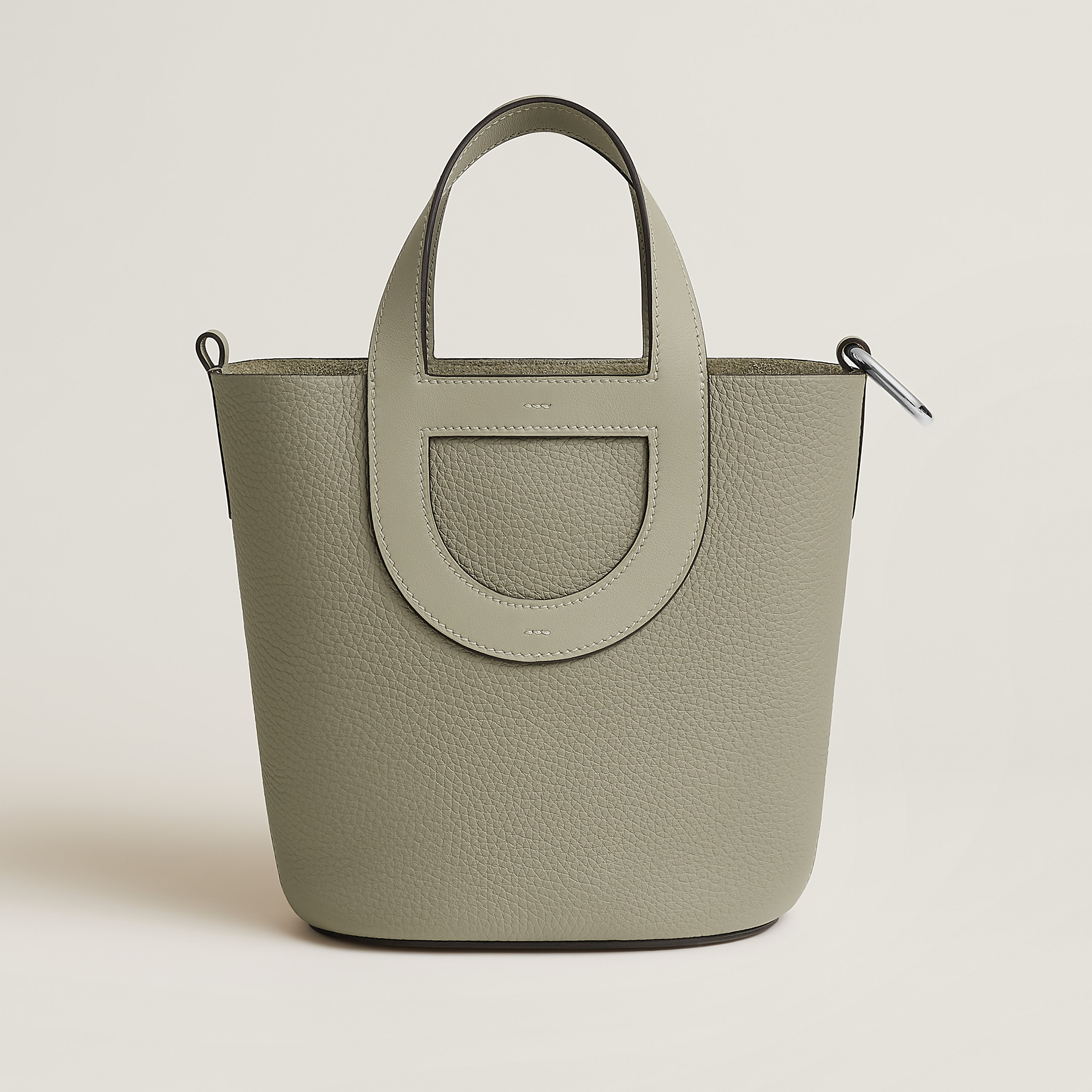 Hermès In-the-Loop 18 bag