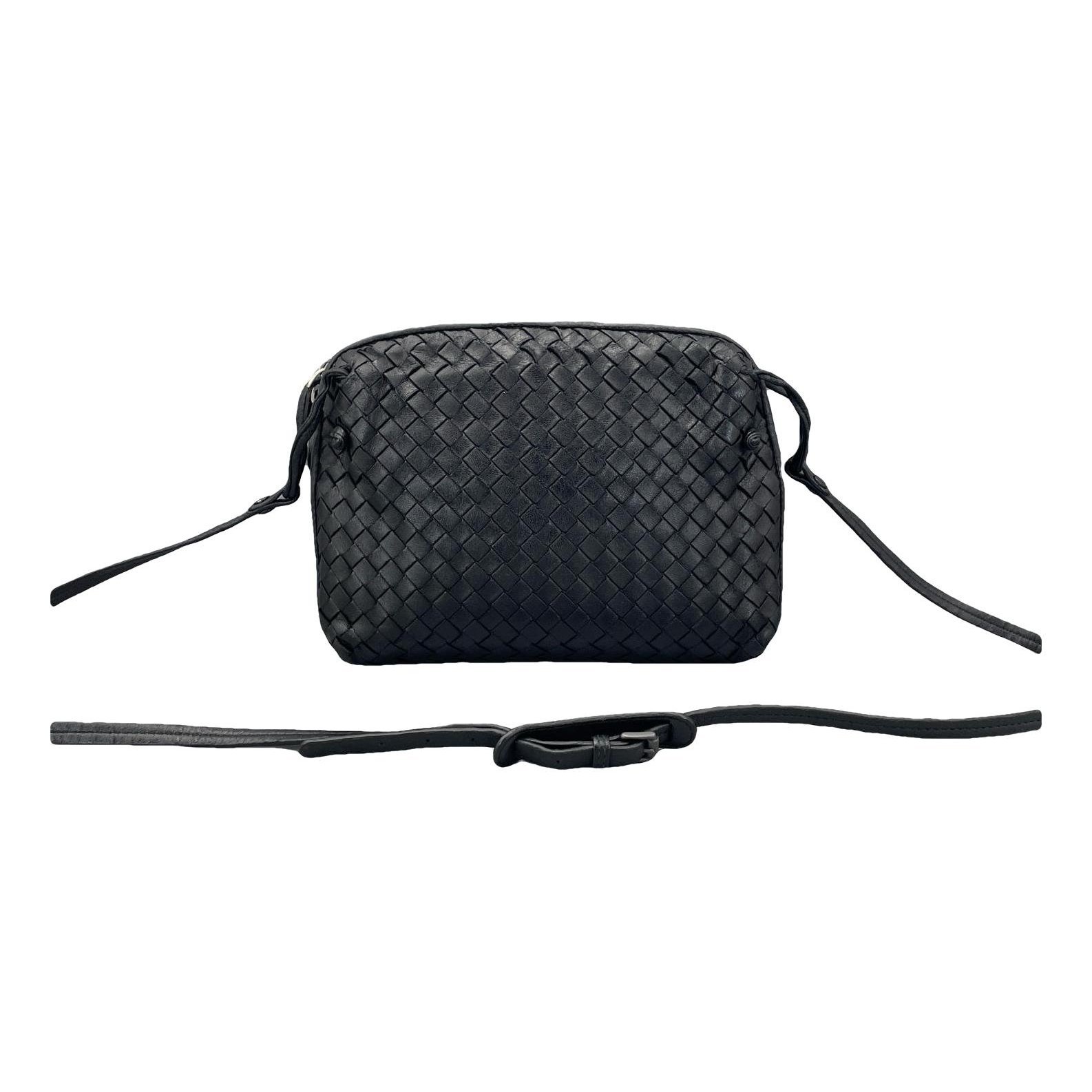 Loop leather handbag