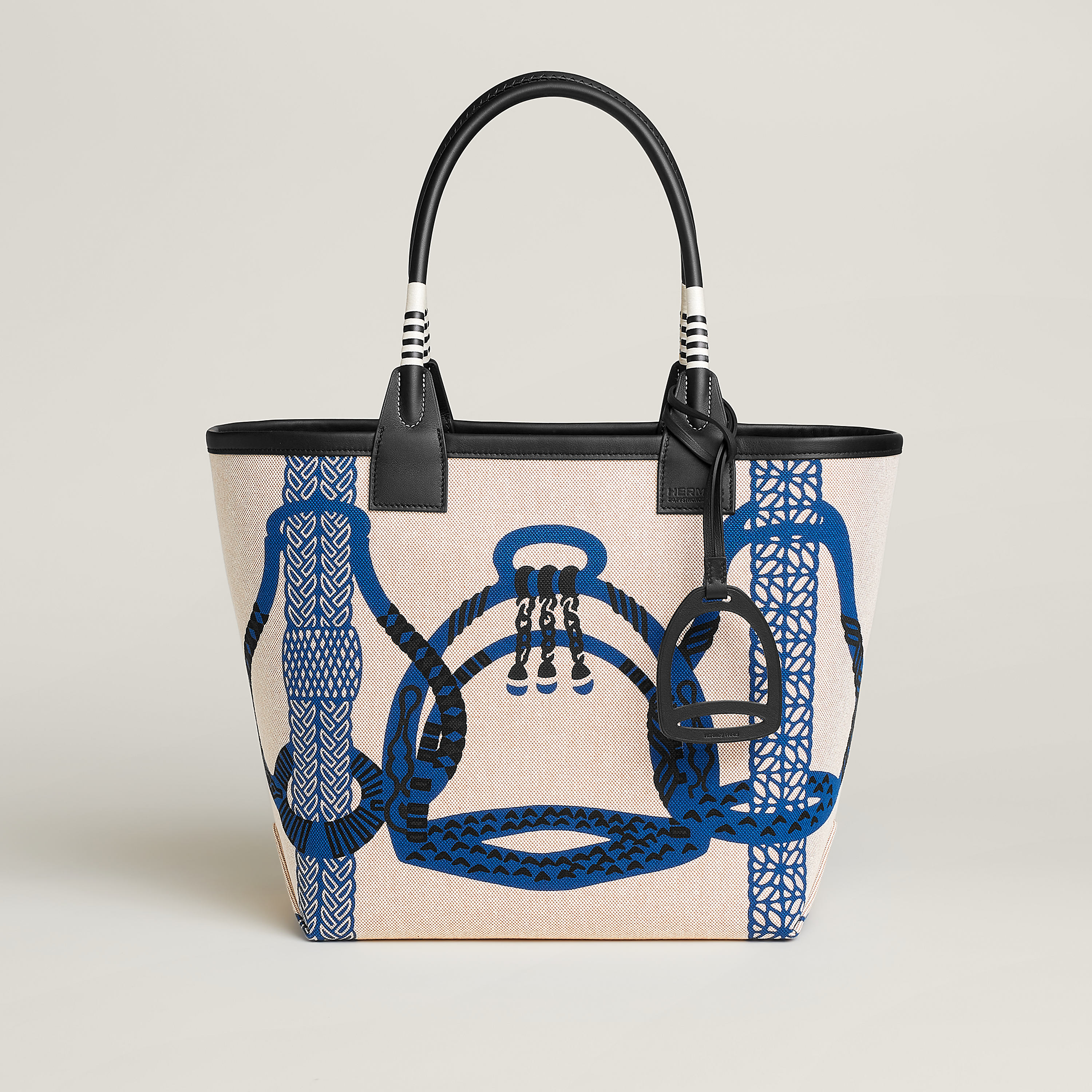 Steeple 28 bag