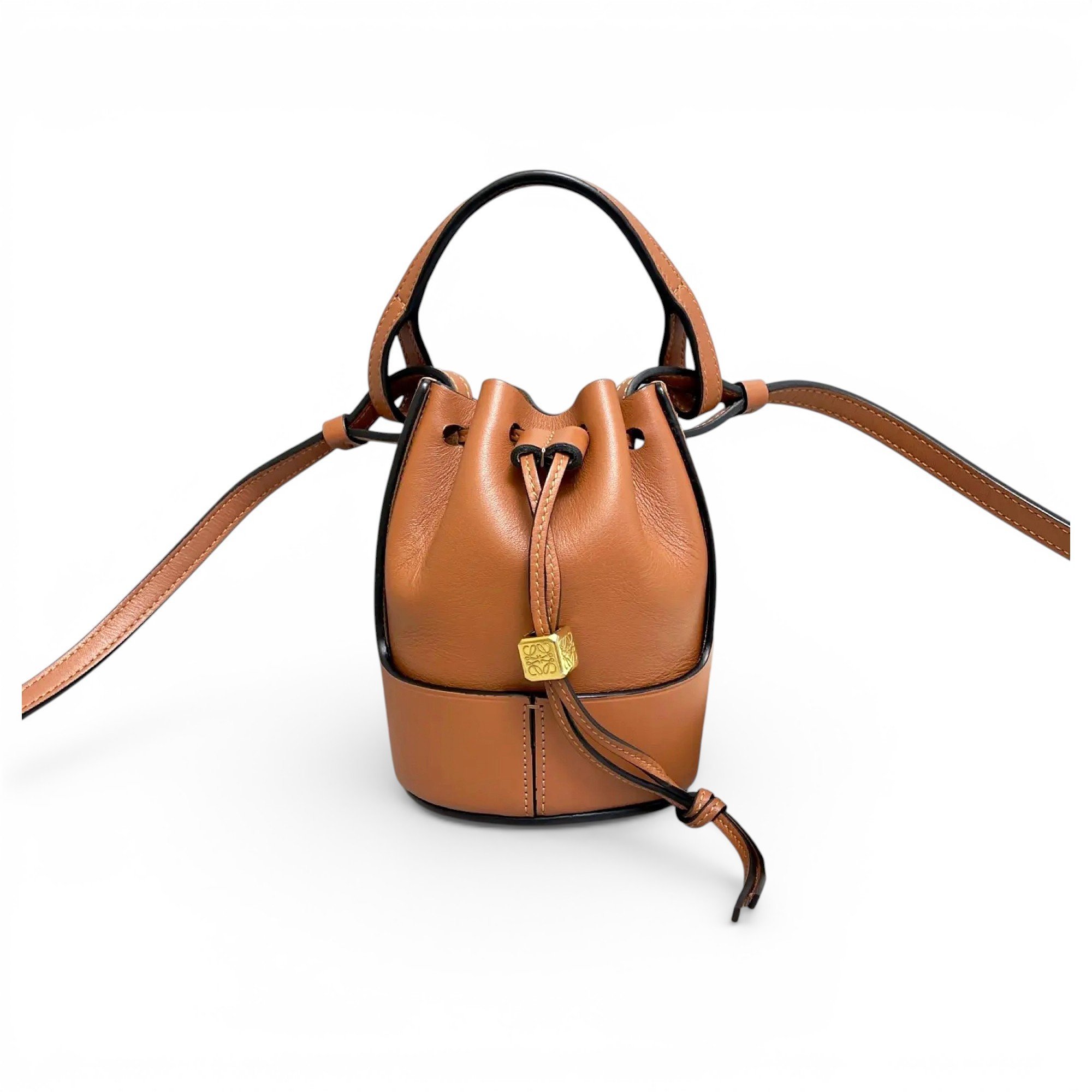 Balloon leather handbag