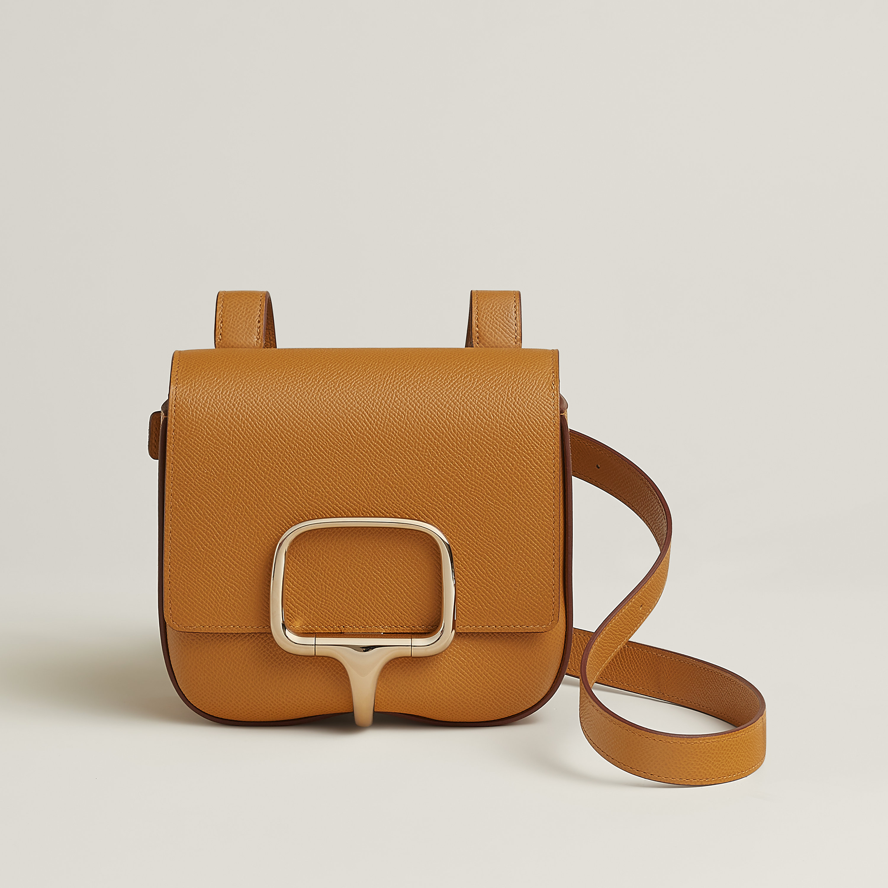 コンパクトで上品【HERMES】デラカヴァレリアII ミニバッグ Hermès バッグ 《エルメス・デッラ・カヴァッレリア》 ミニ II