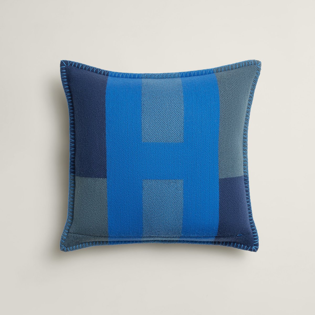 Hermès H Horizon pillow Marine | BagUSeek