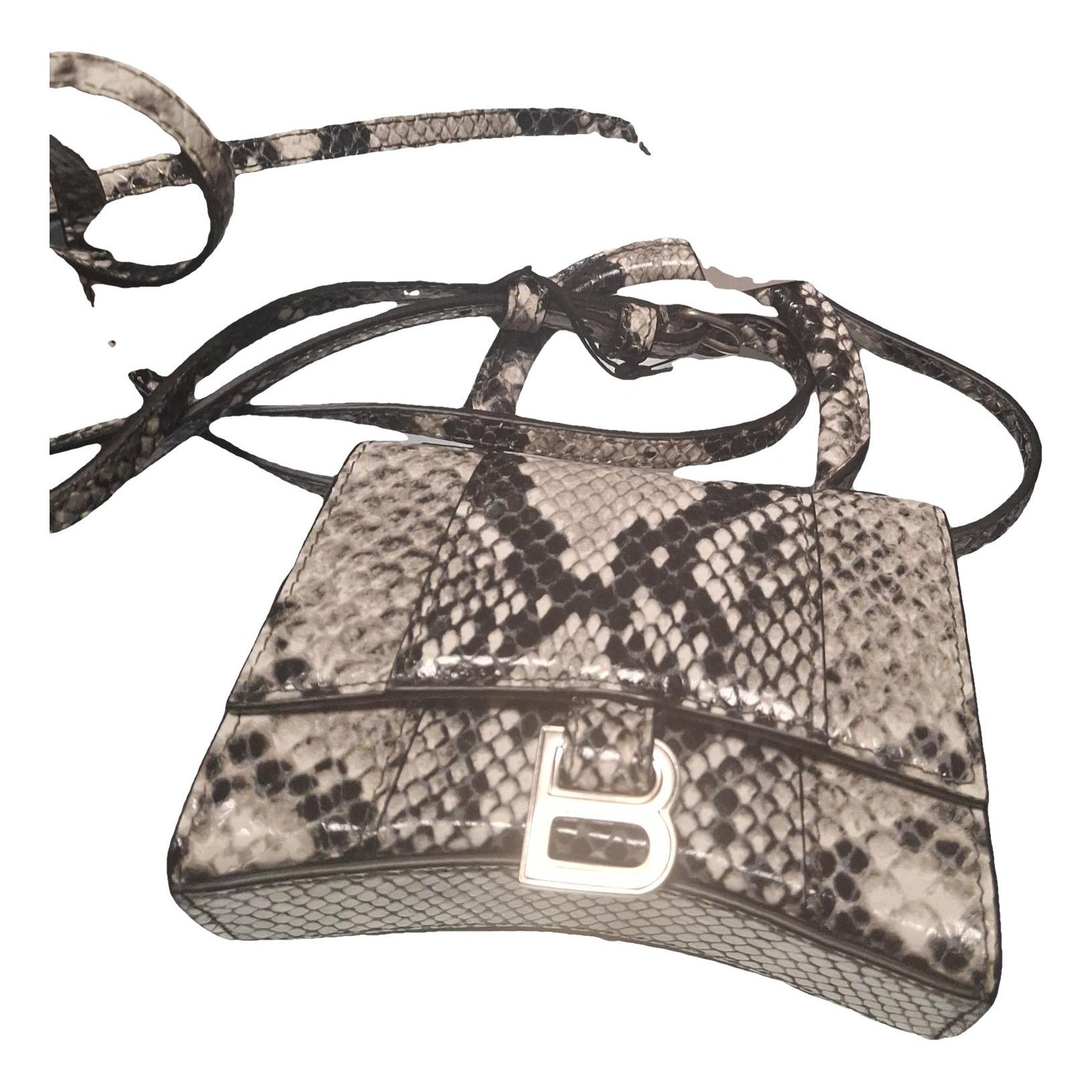 Downtown vegan leather handbag