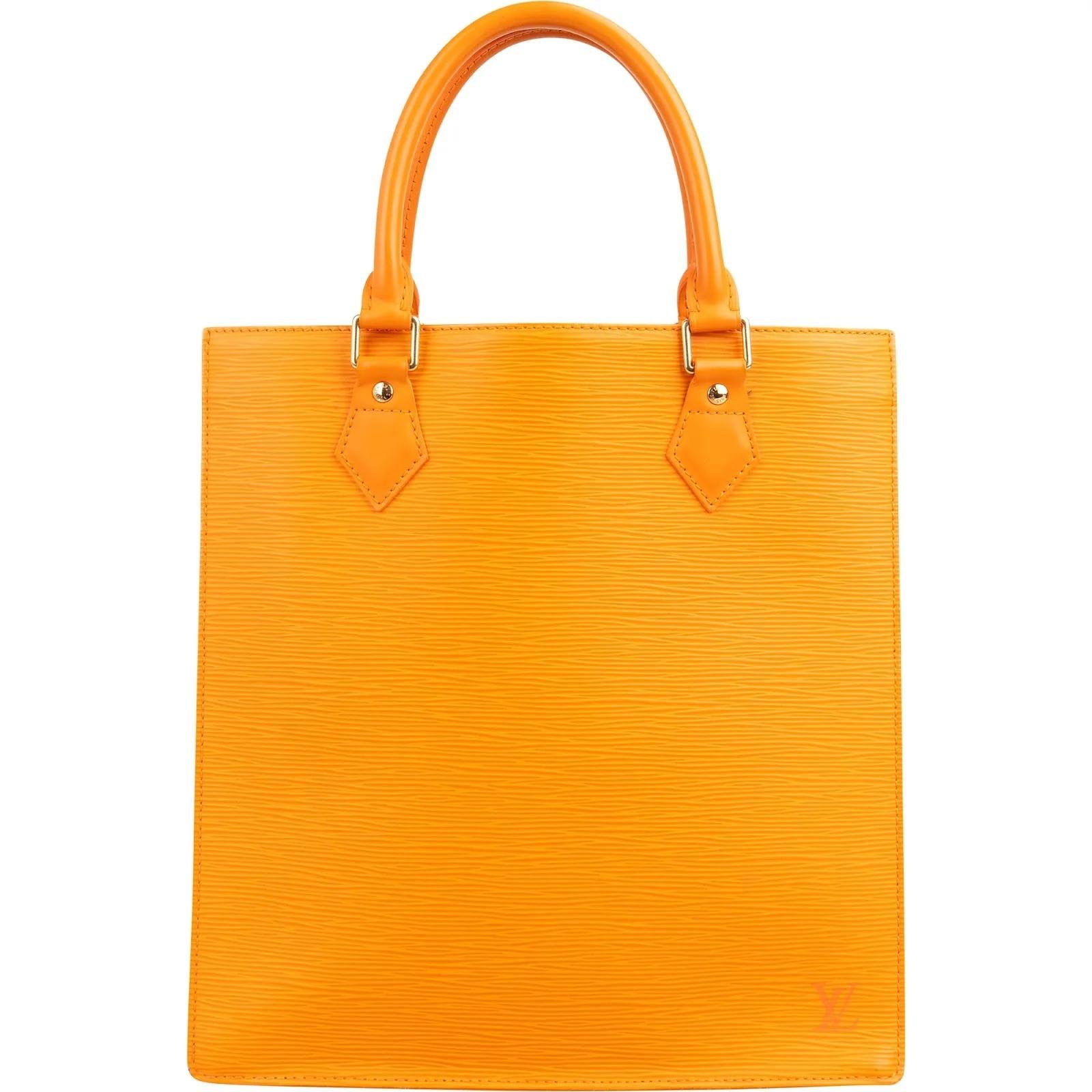 Plat leather handbag
