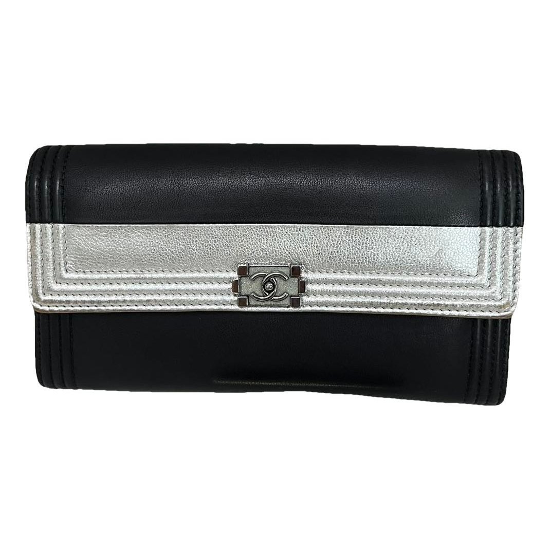 Leather clutch bag