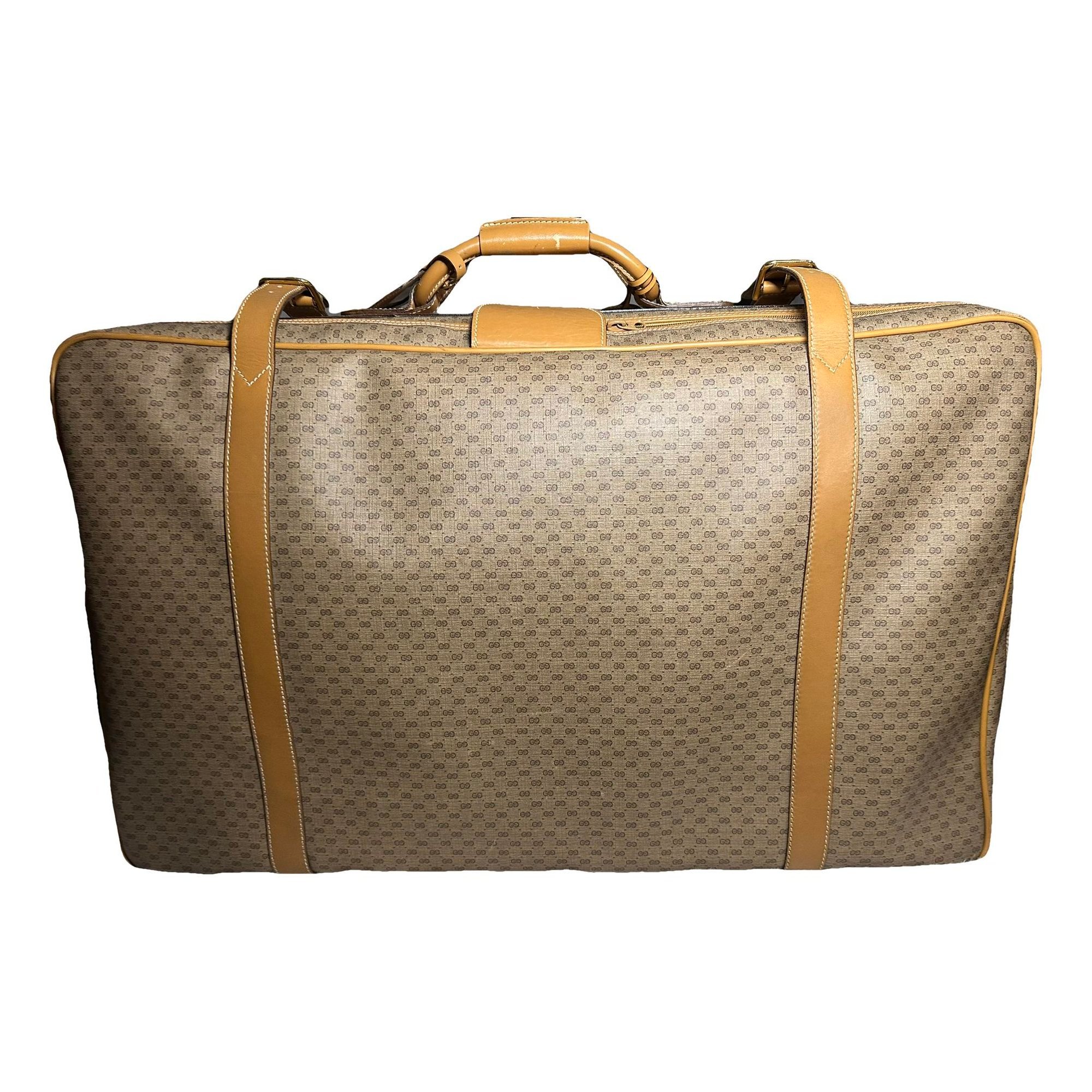Leather travel bag