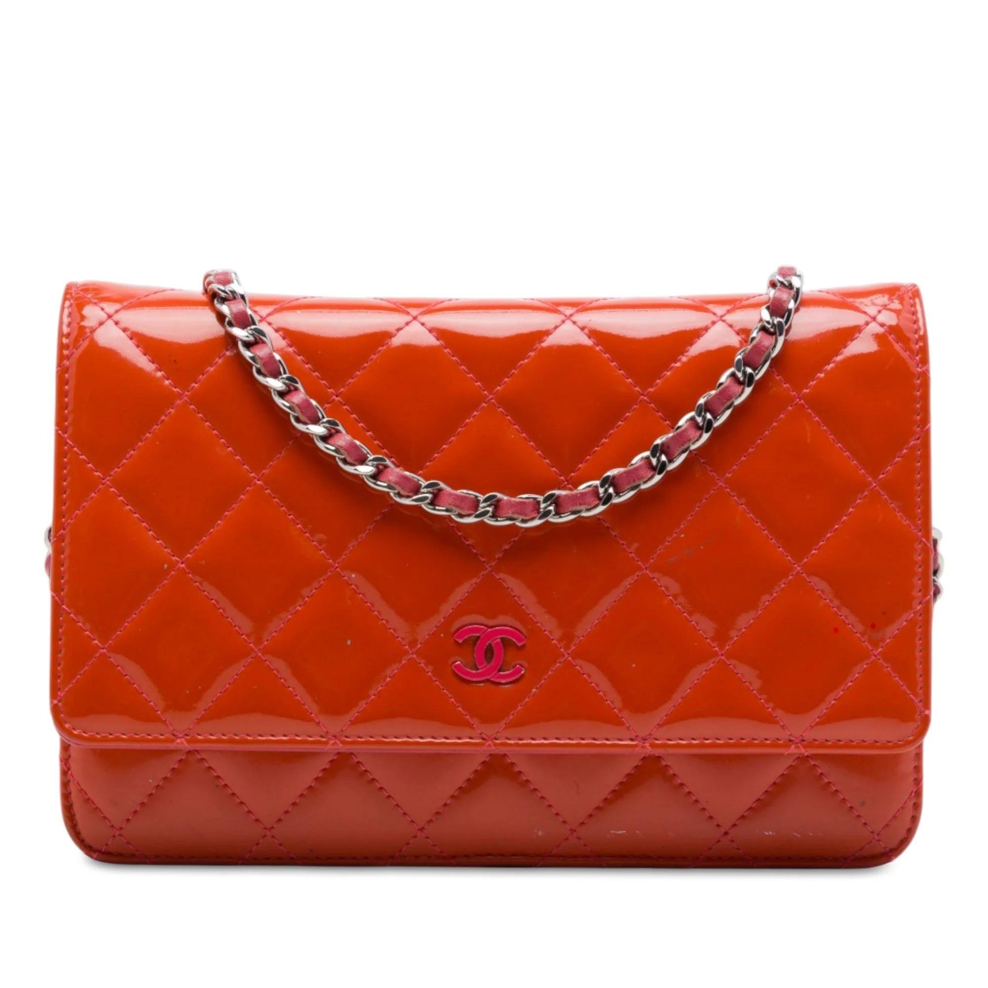 Wallet On Chain Timeless/Classique patent leather handbag