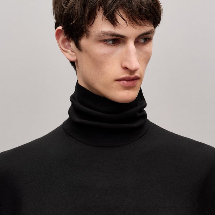 Noir "Detail H" Turtleneck Sweater