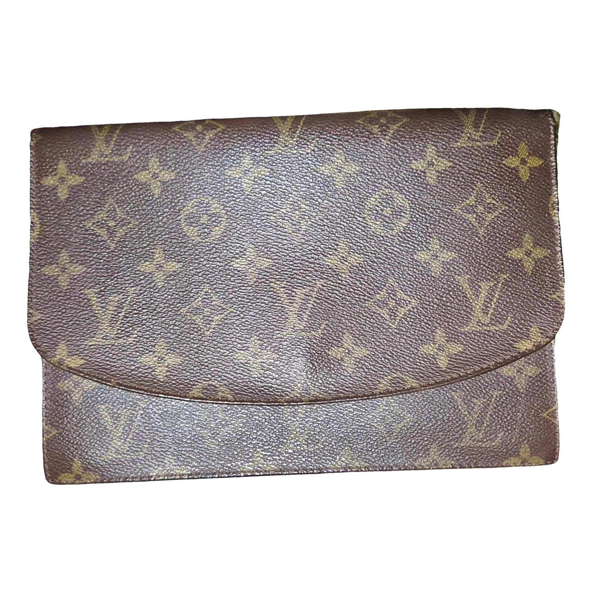 Leather clutch bag