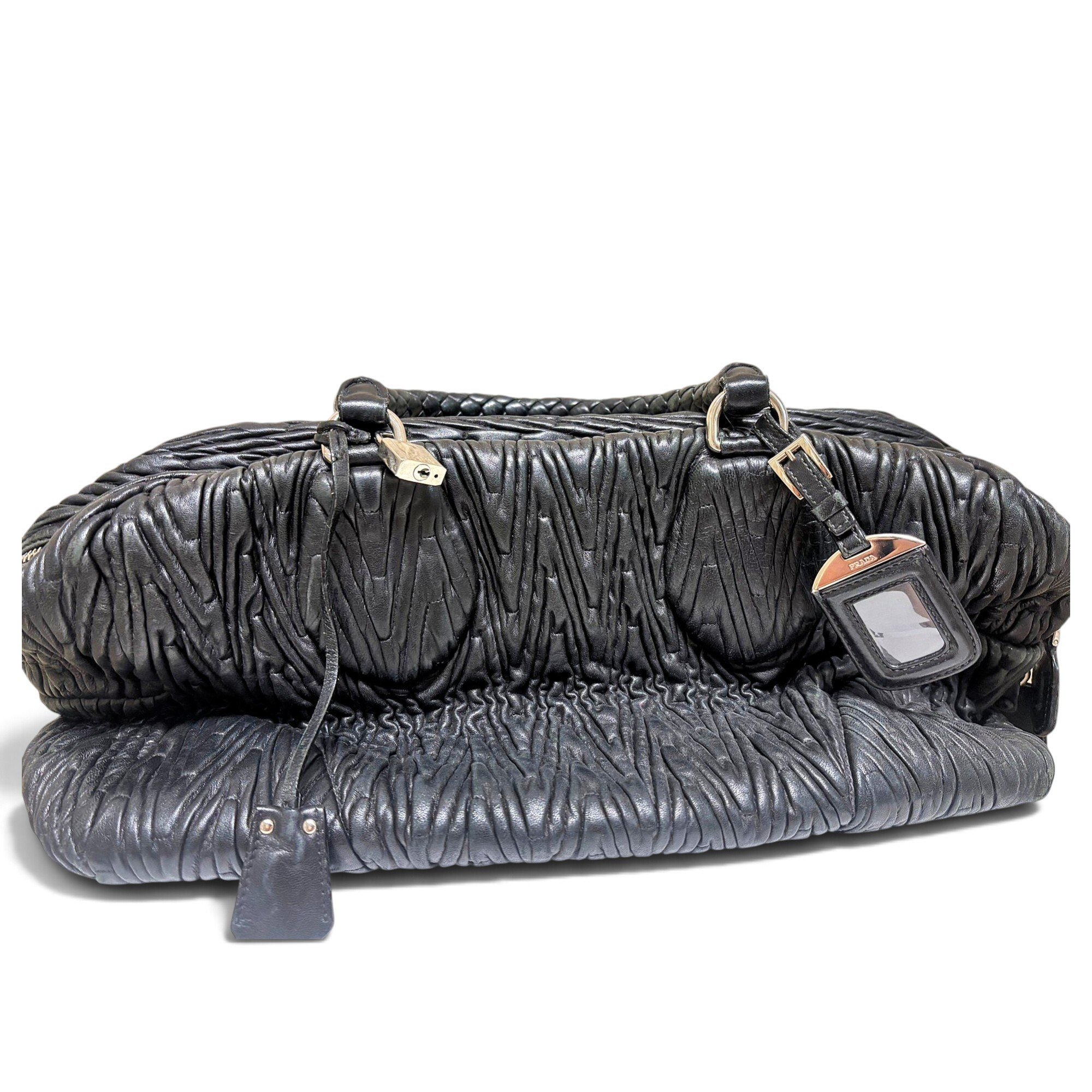 Leather travel bag