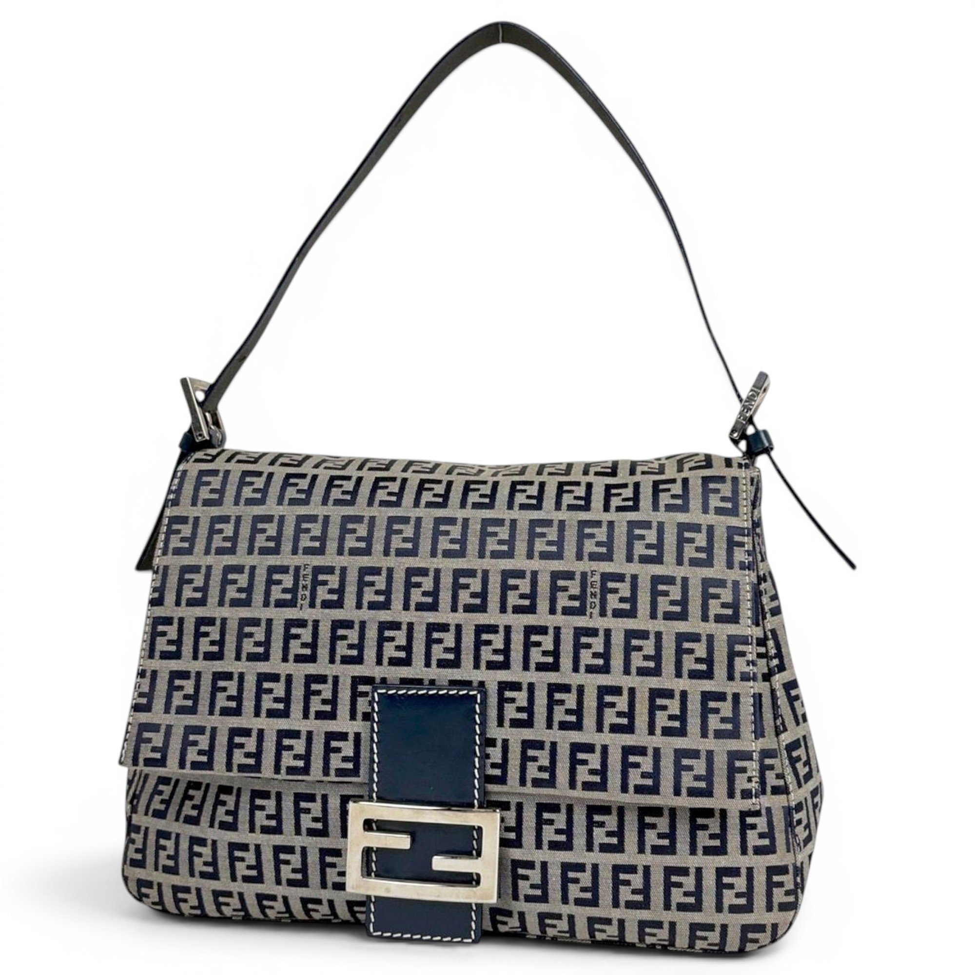 Pocket leather handbag