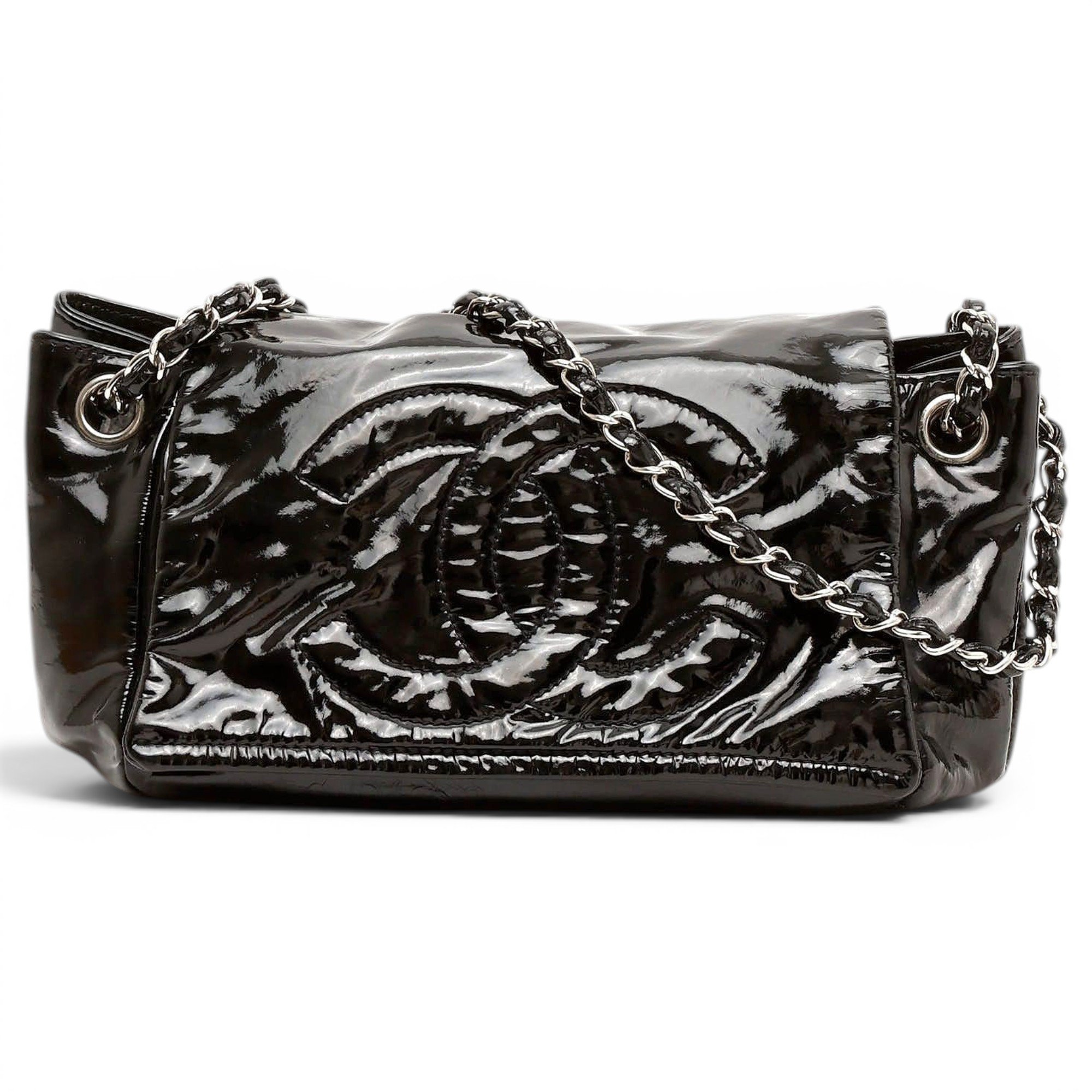 Timeless/Classique patent leather handbag