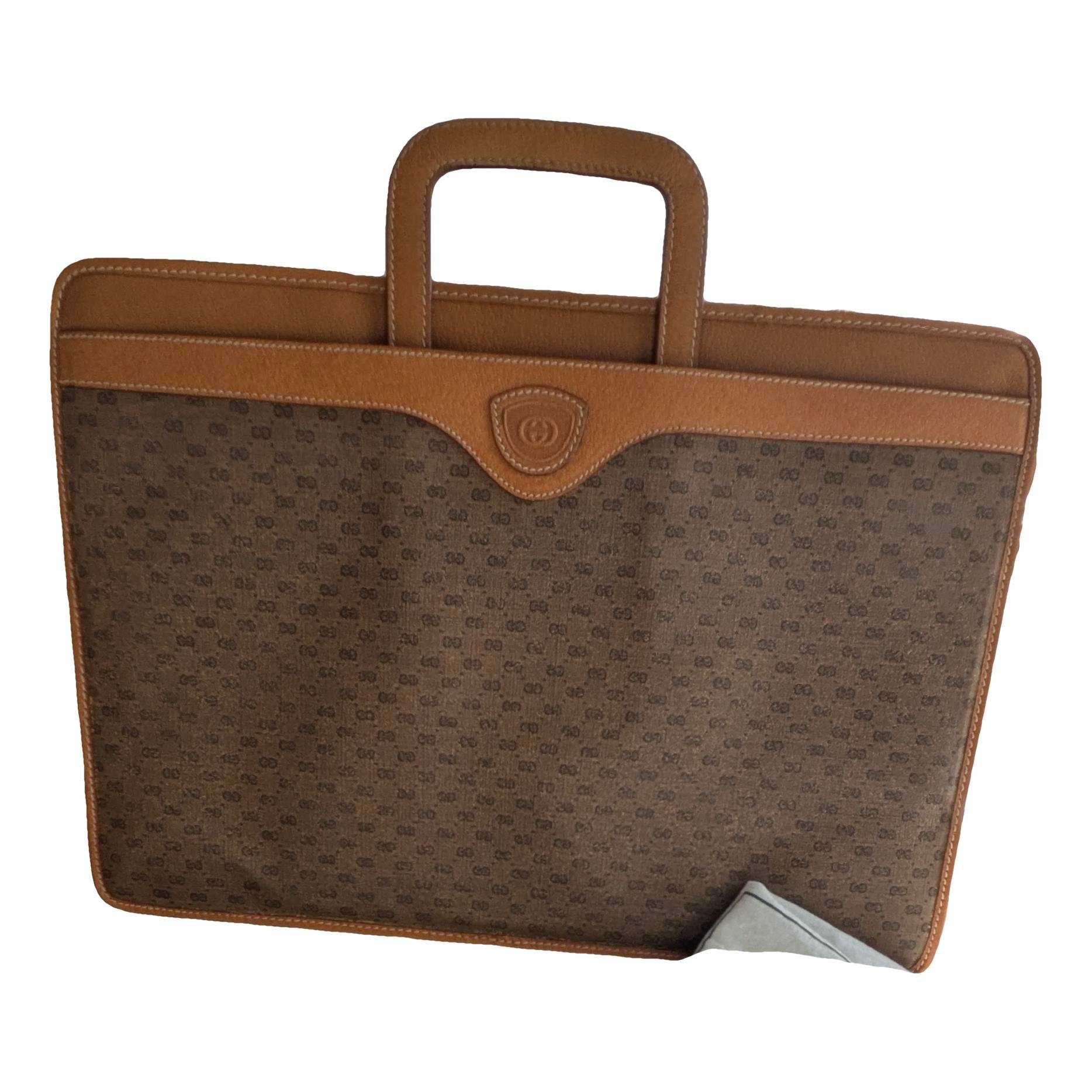 Leather travel bag