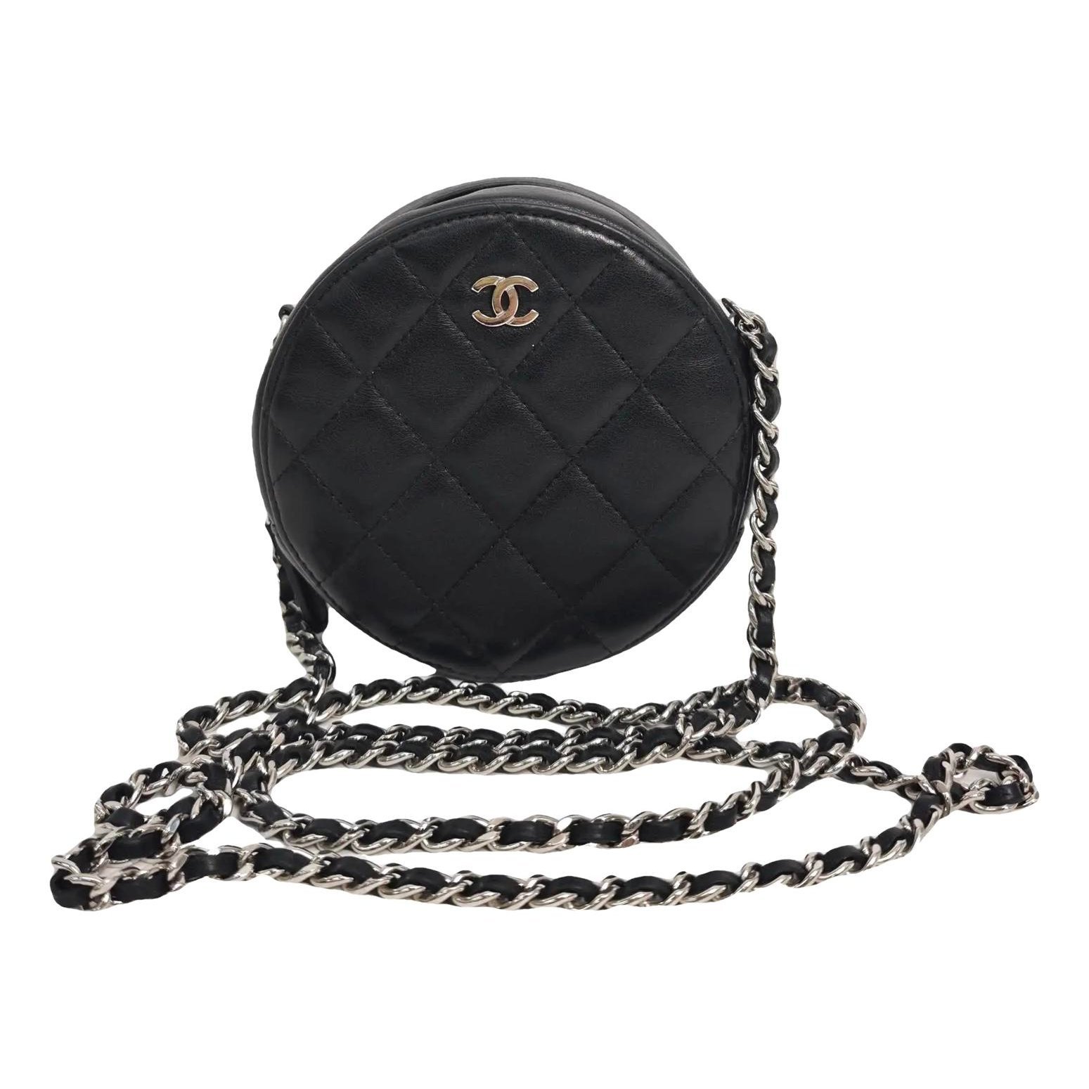 Chanel 19 leather handbag