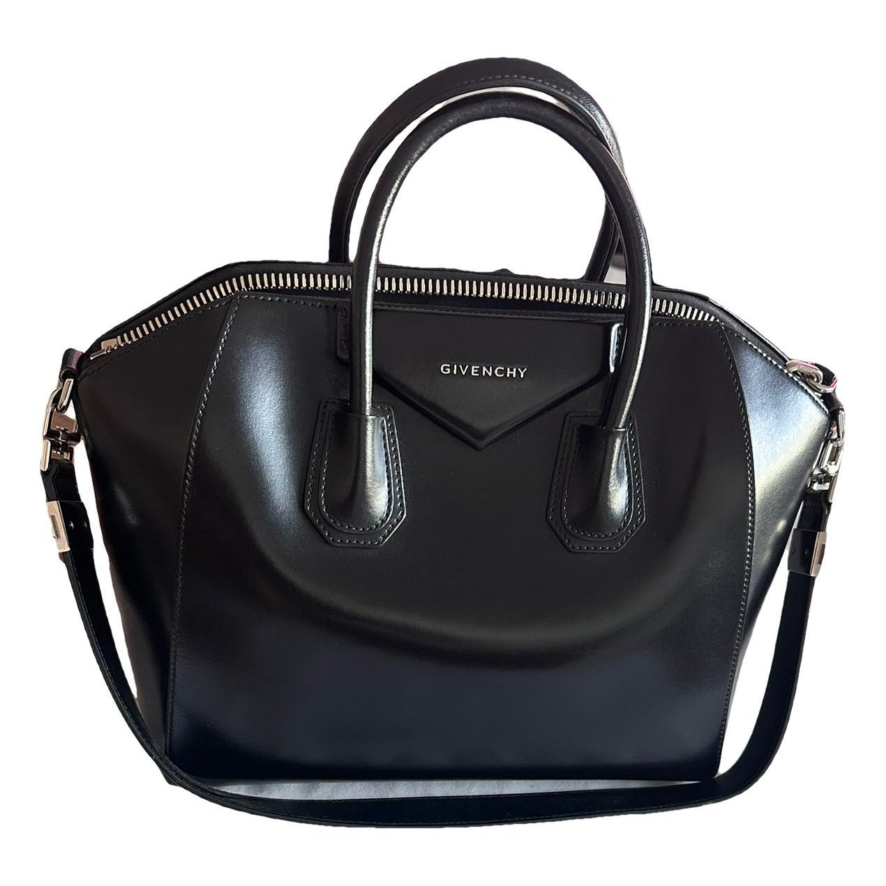 Antigona leather handbag