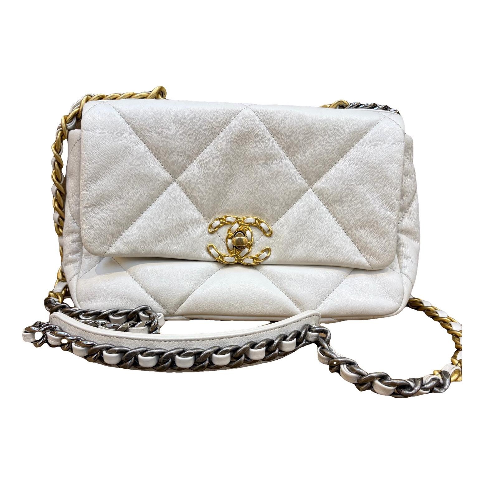 Chanel 19 leather handbag