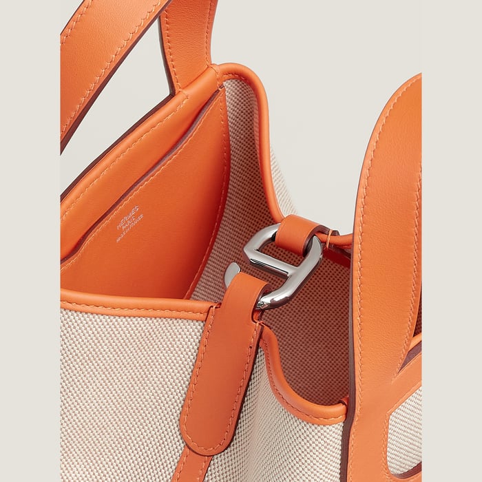 Hermès In-the-loop 18 Bag
