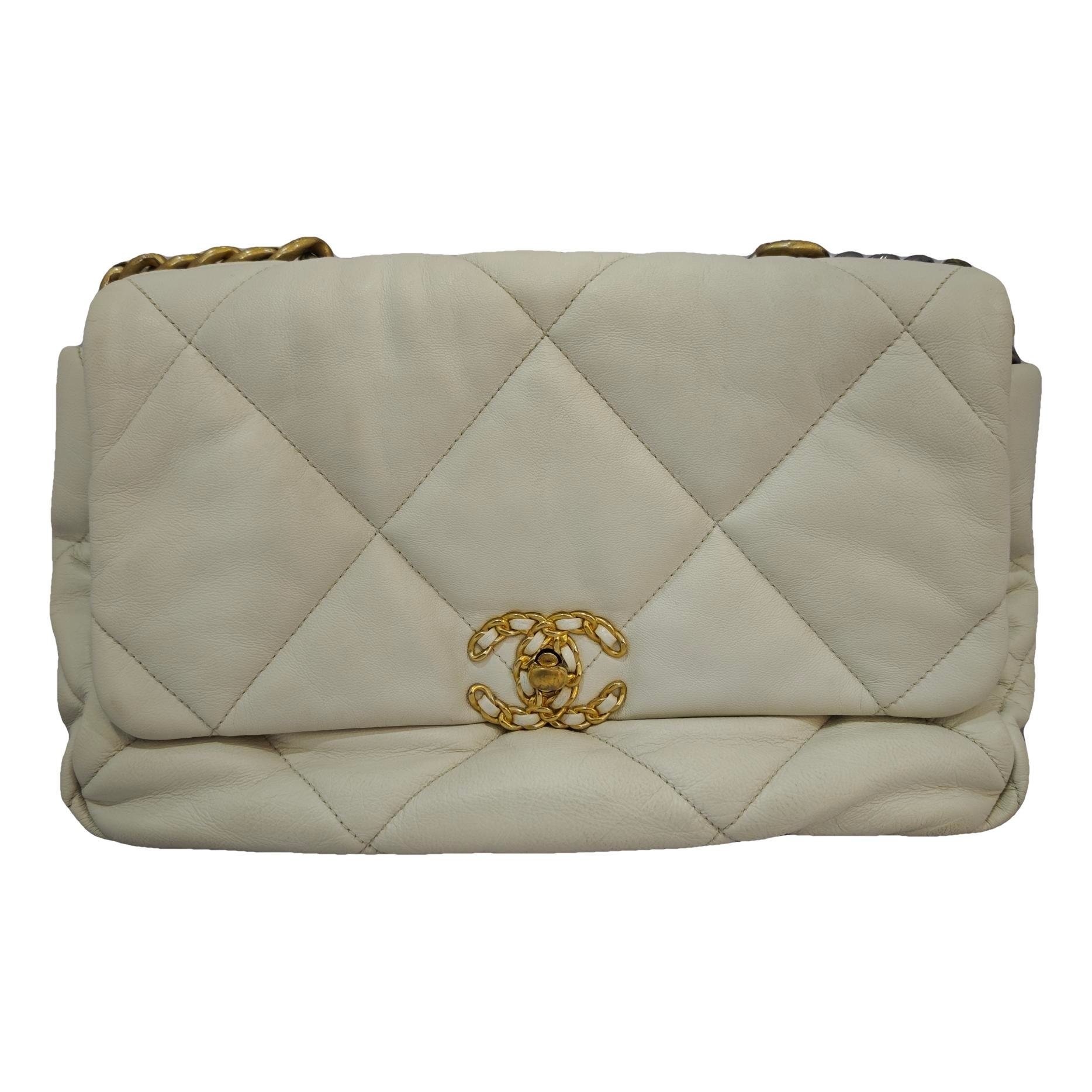 Chanel 19 leather handbag
