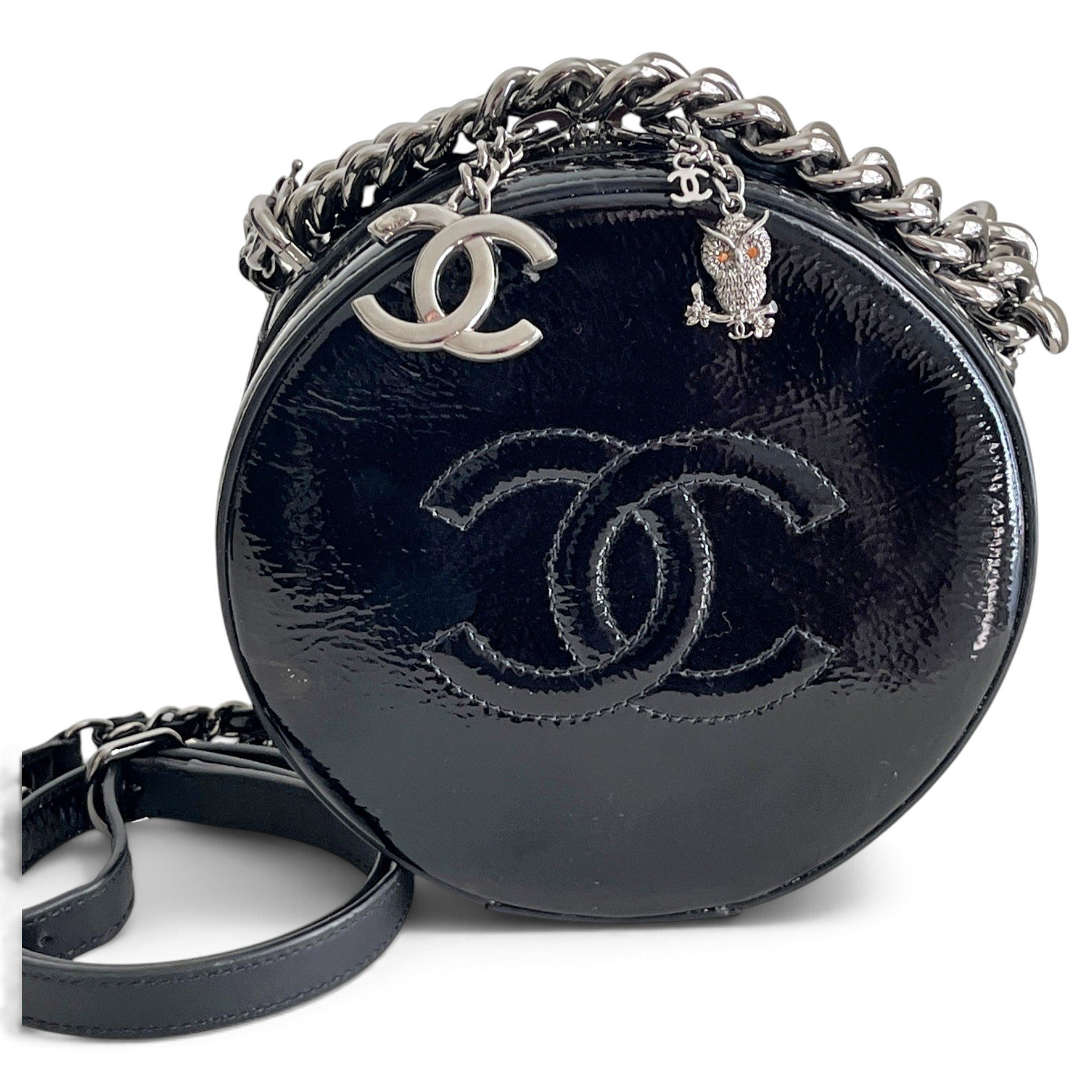Chanel Chanel 19 patent leather crossbody bag