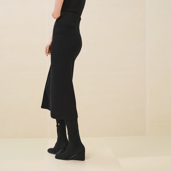 Noir Buttoned Skirt