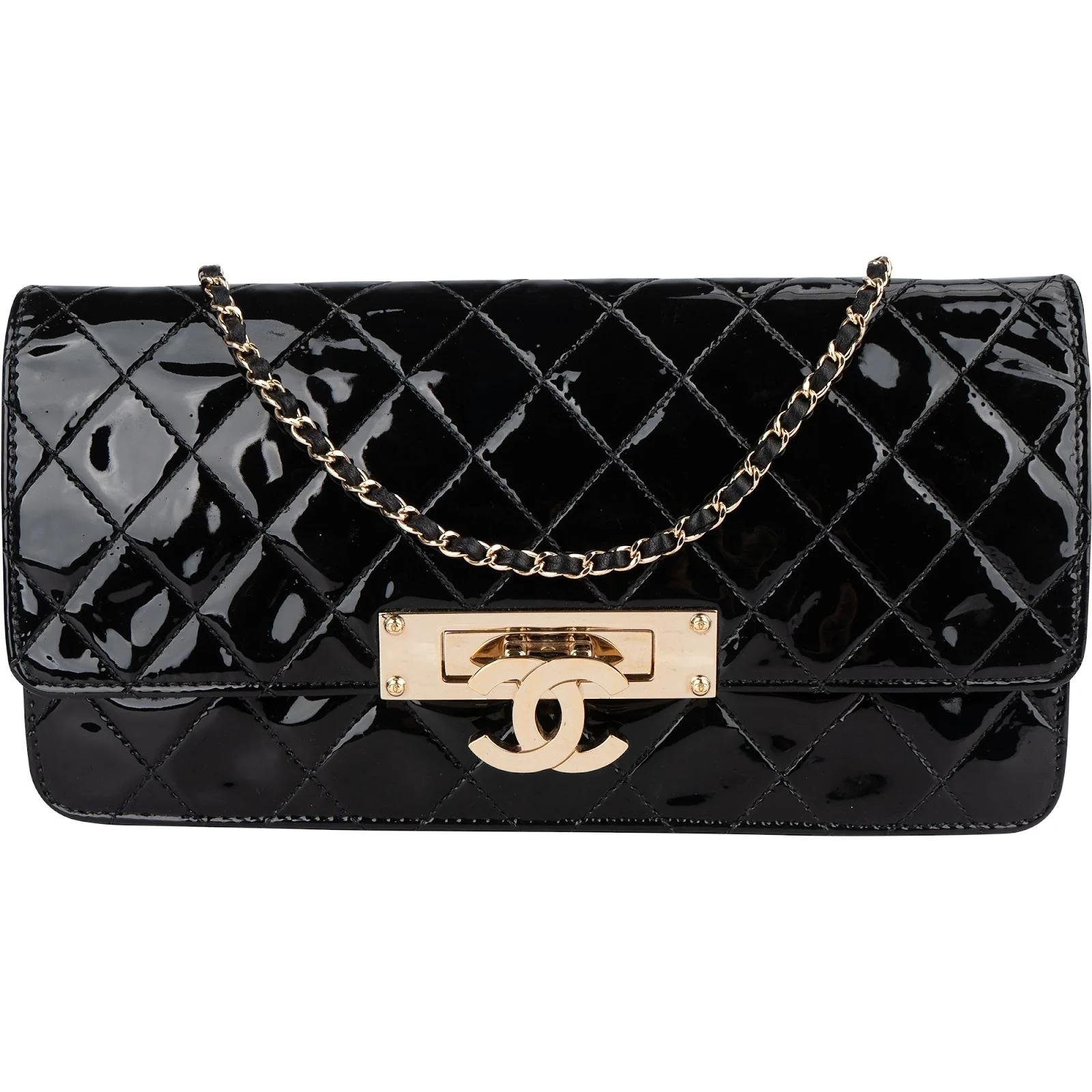 Trendy CC Quilted patent leather crossbody bag