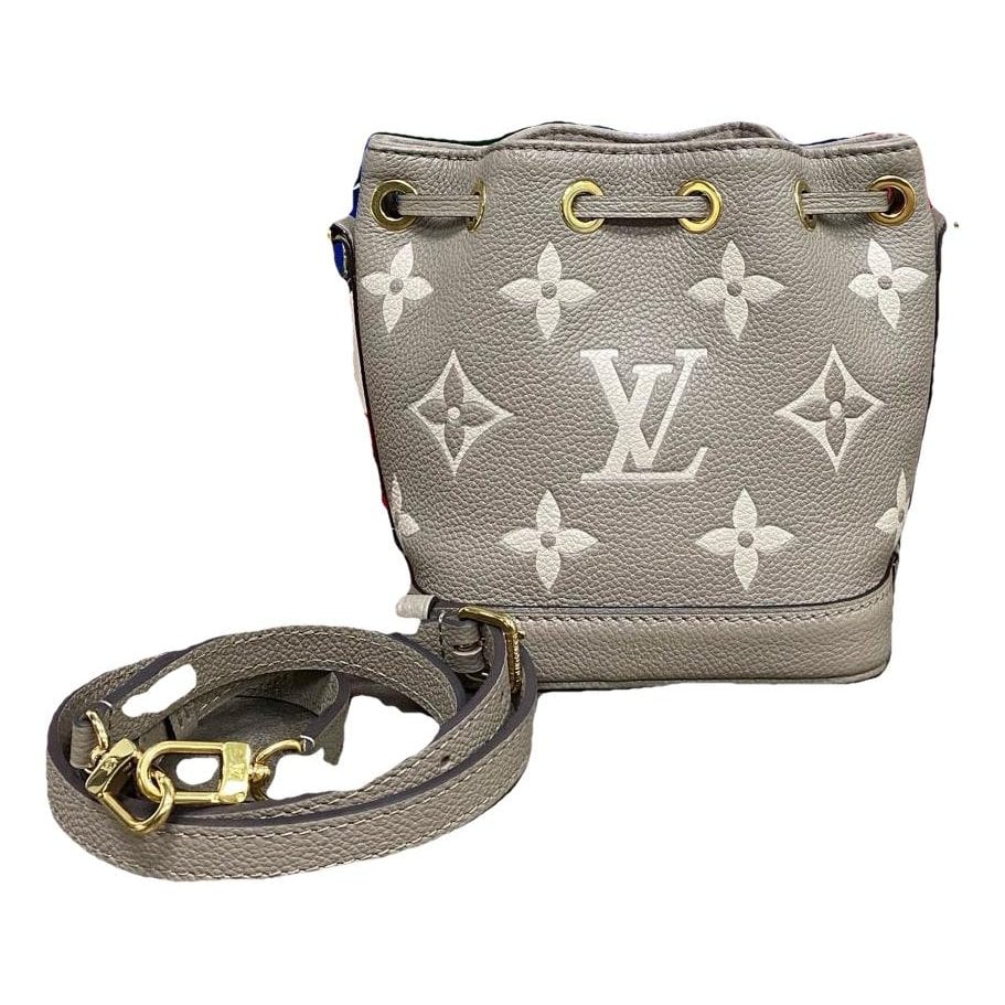 Nano Noé leather handbag