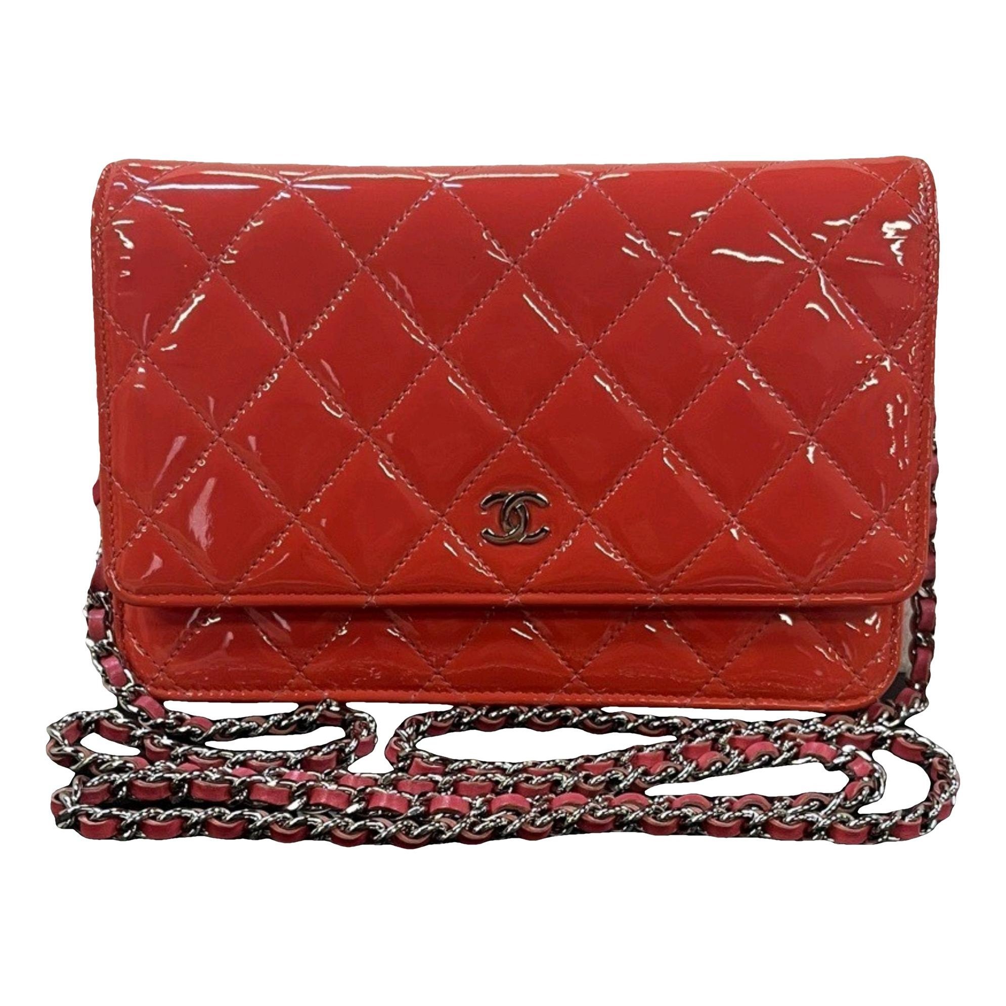 Wallet On Chain Timeless/Classique patent leather crossbody bag