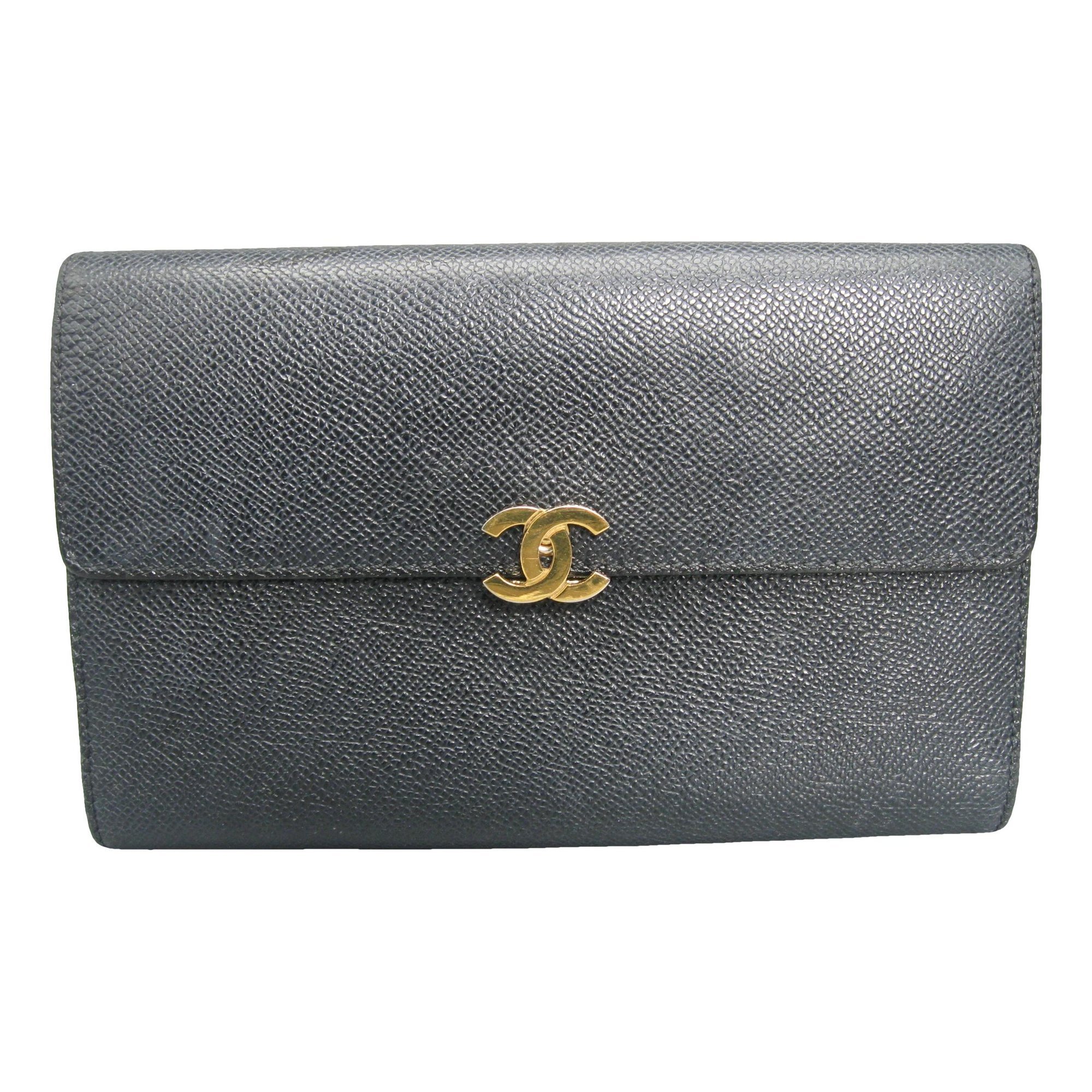 Wallet On Chain Timeless/Classique leather crossbody bag