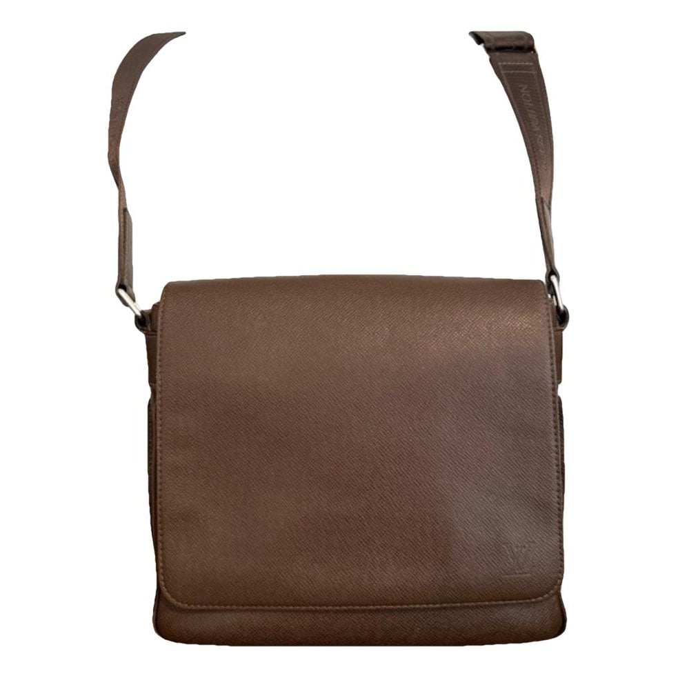 Patent leather handbag